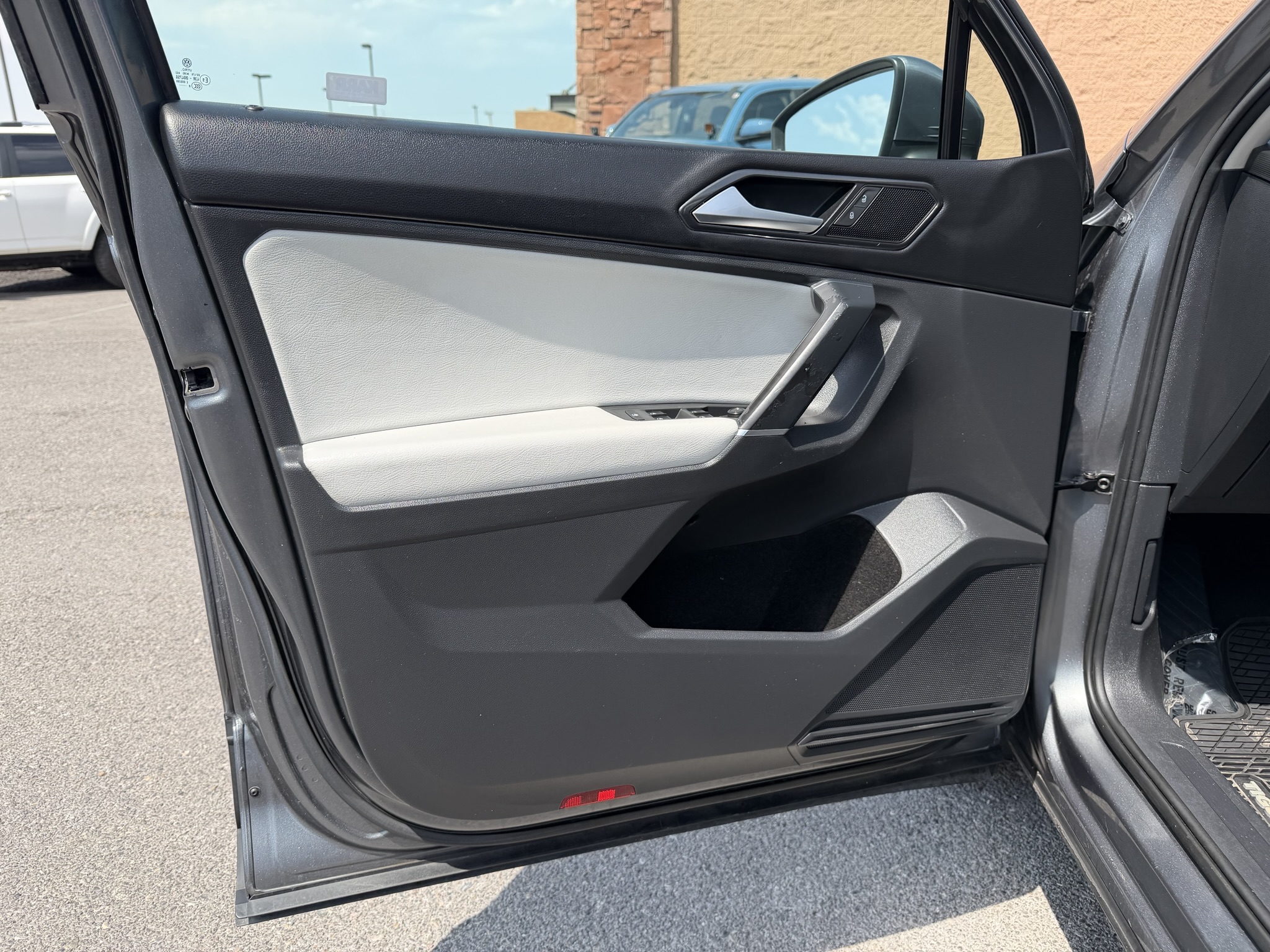 2018 Volkswagen Tiguan S - Photo 9