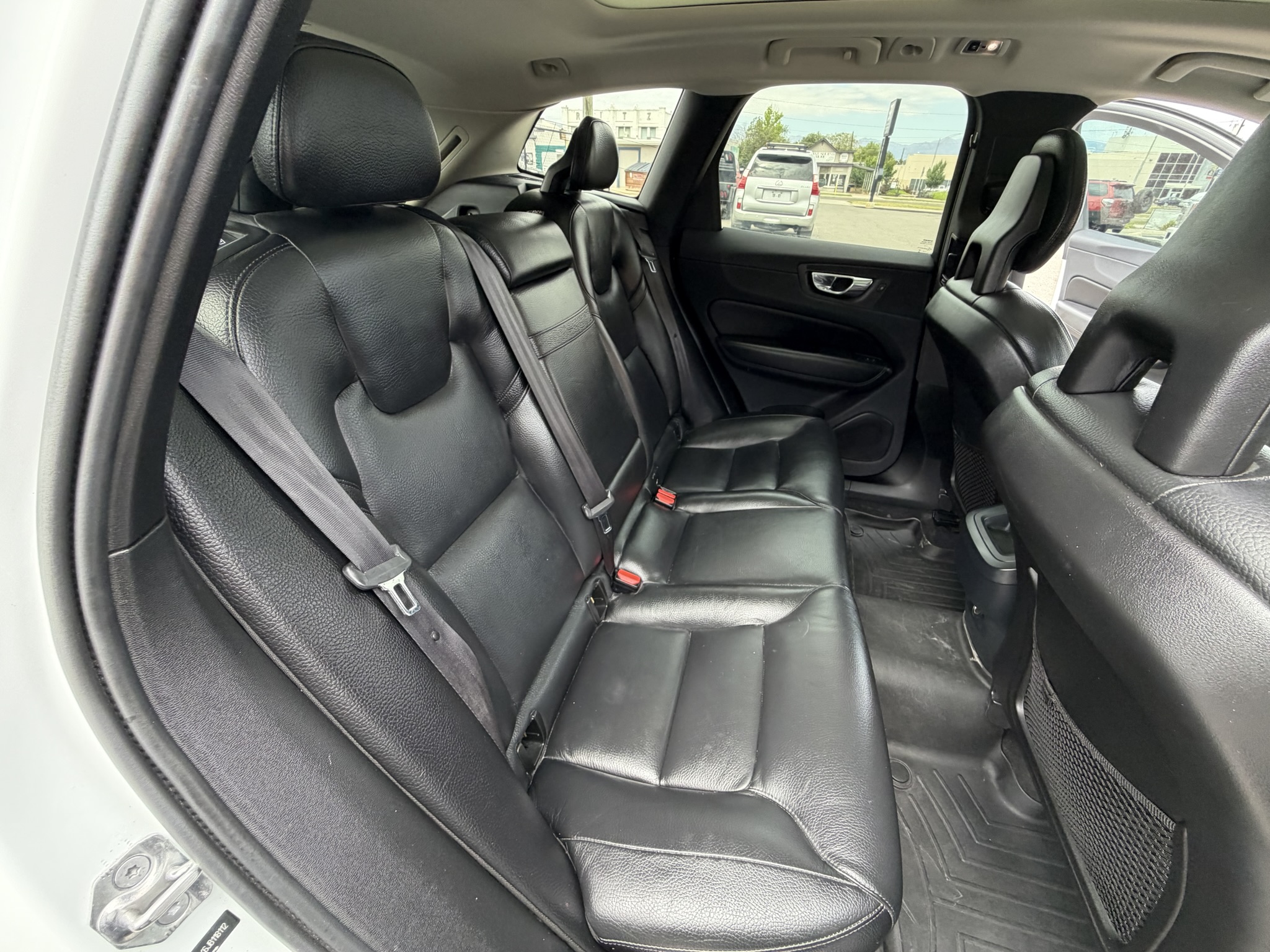 2018 Volvo XC60 Momentum - Photo 18