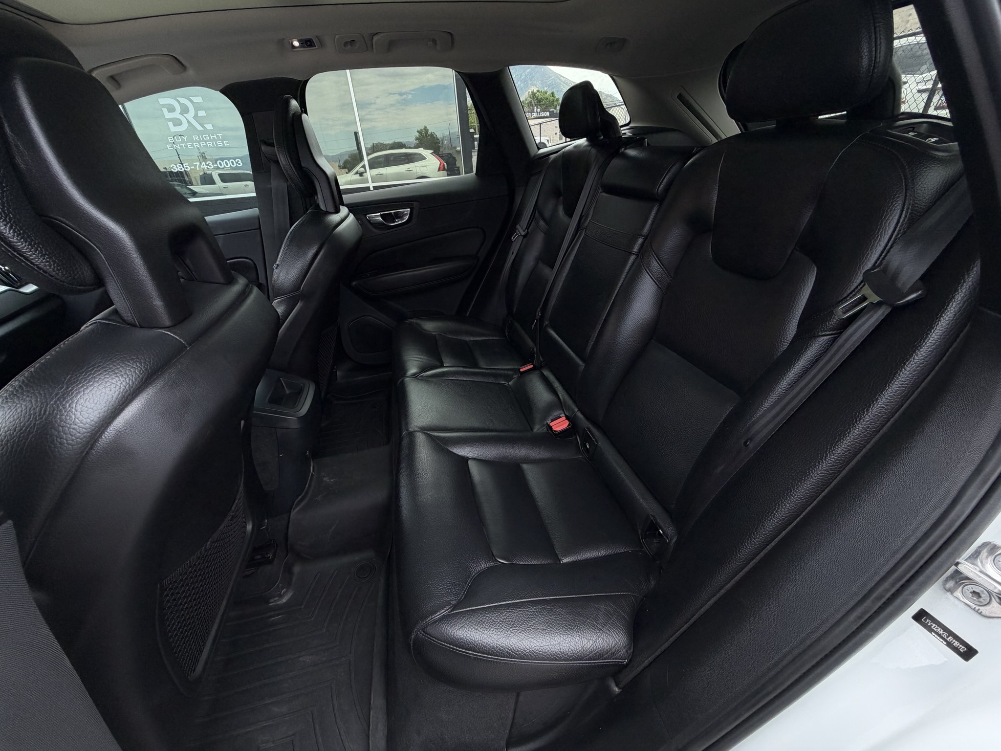 2018 Volvo XC60 Momentum - Photo 16