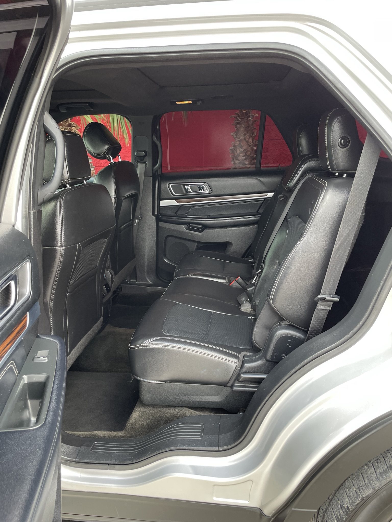 2017 Ford Explorer Limited - Photo 10