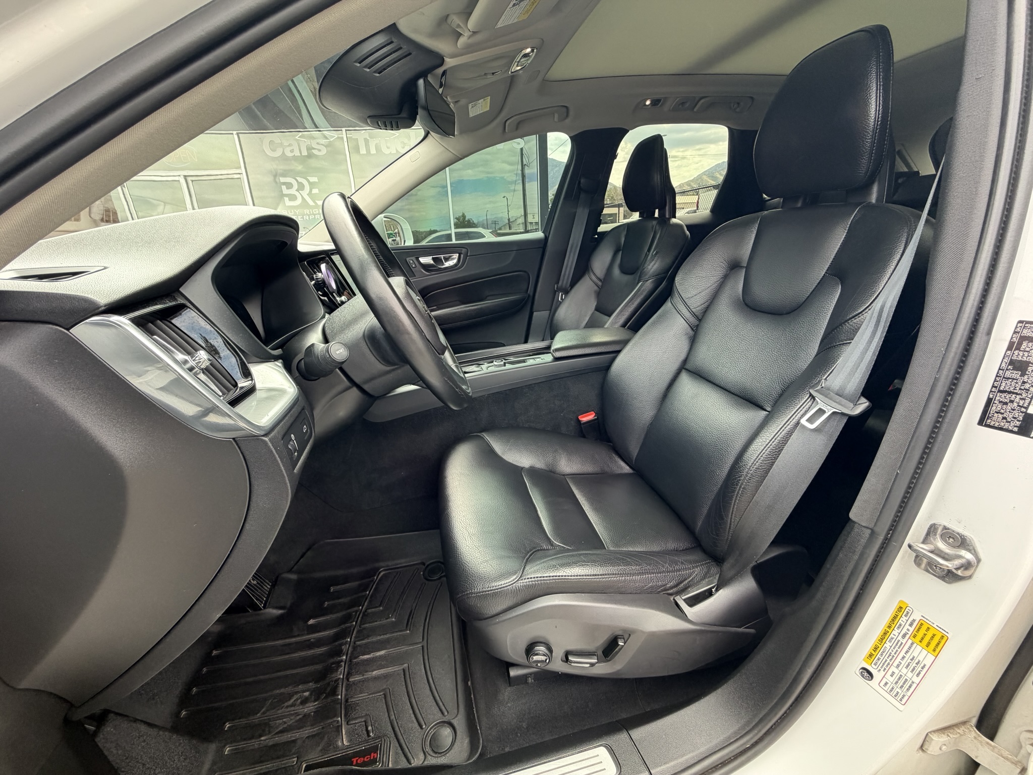 2018 Volvo XC60 Momentum - Photo 11