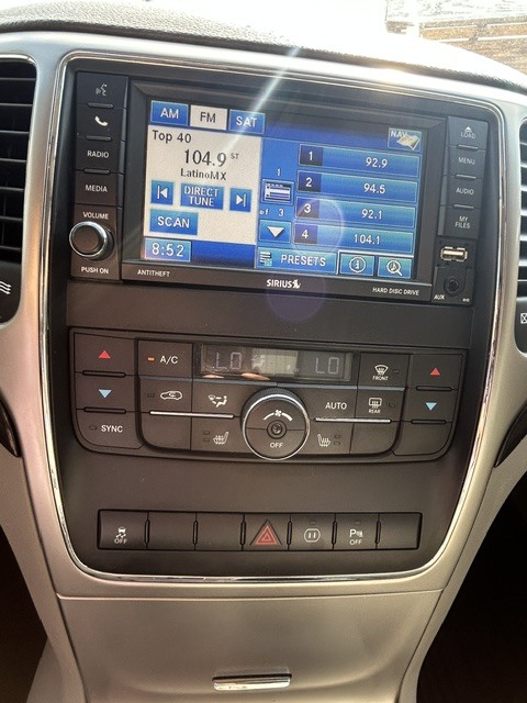 2012 Jeep Grand Cherokee Laredo - Photo 12