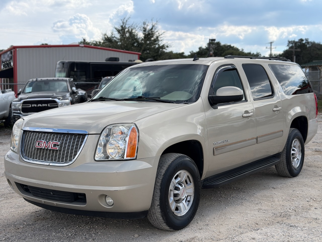 2011 GMC Yukon XL SLT