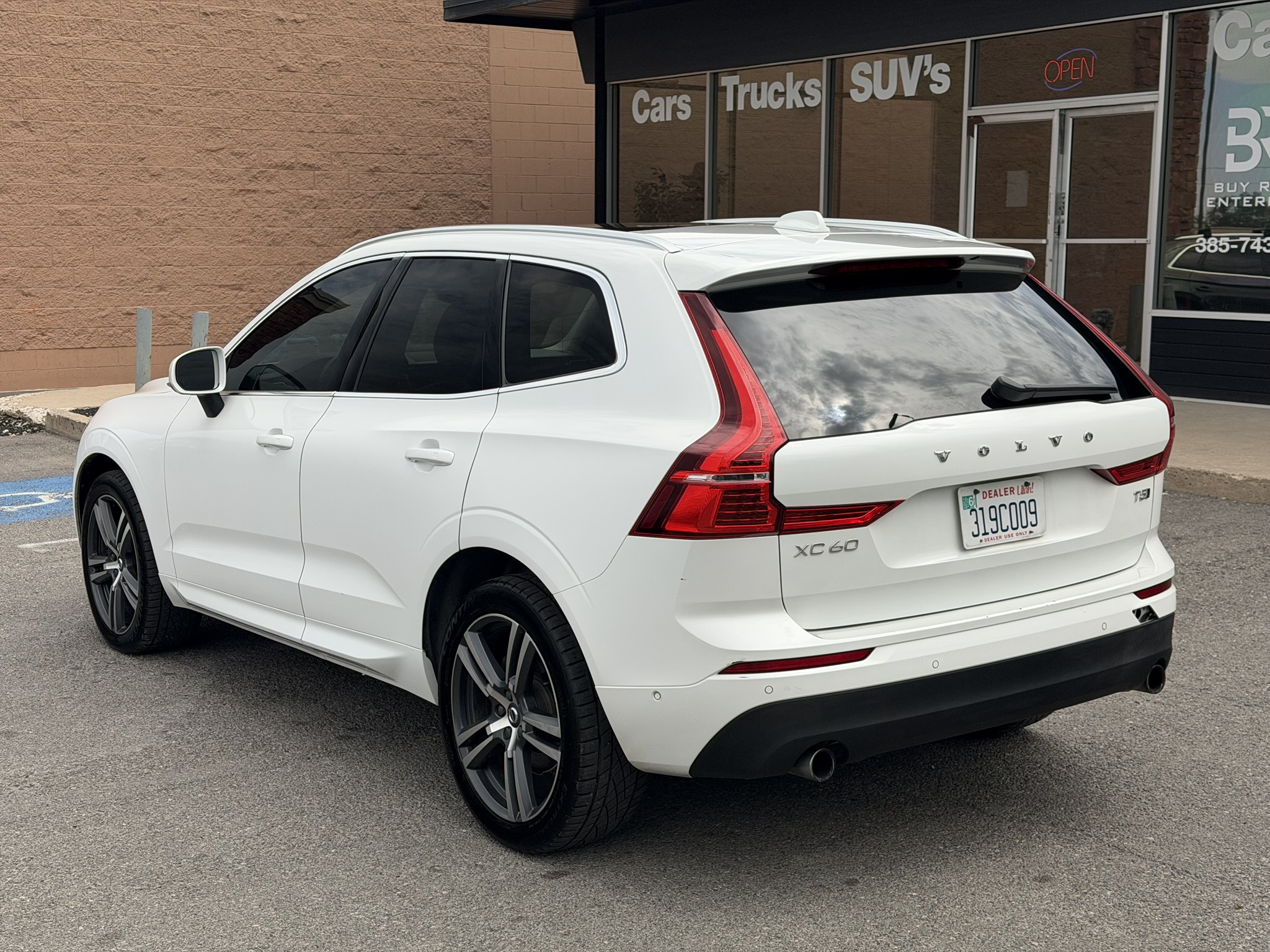 2018 Volvo XC60 Momentum - Photo 8