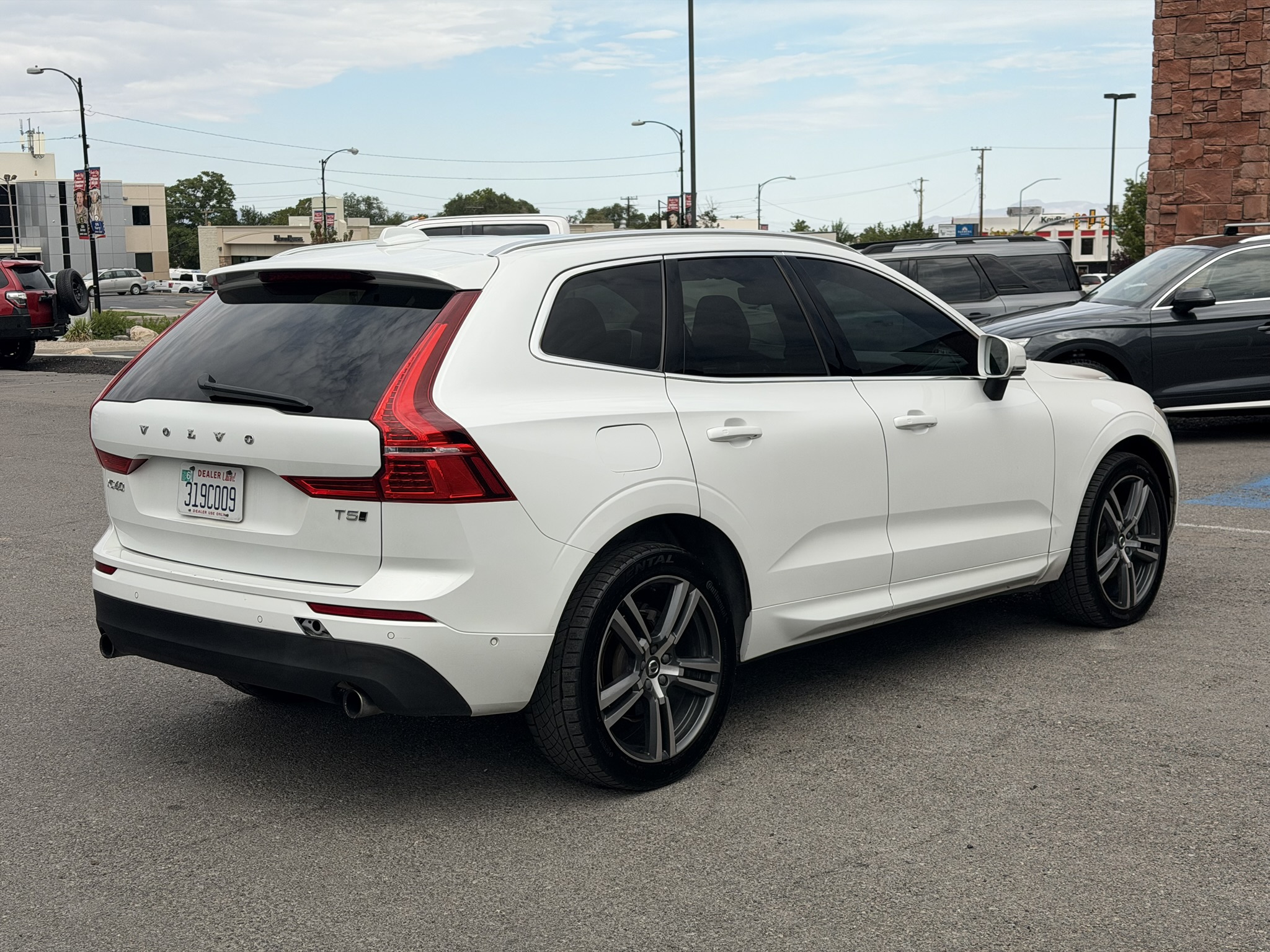 2018 Volvo XC60 Momentum - Photo 6