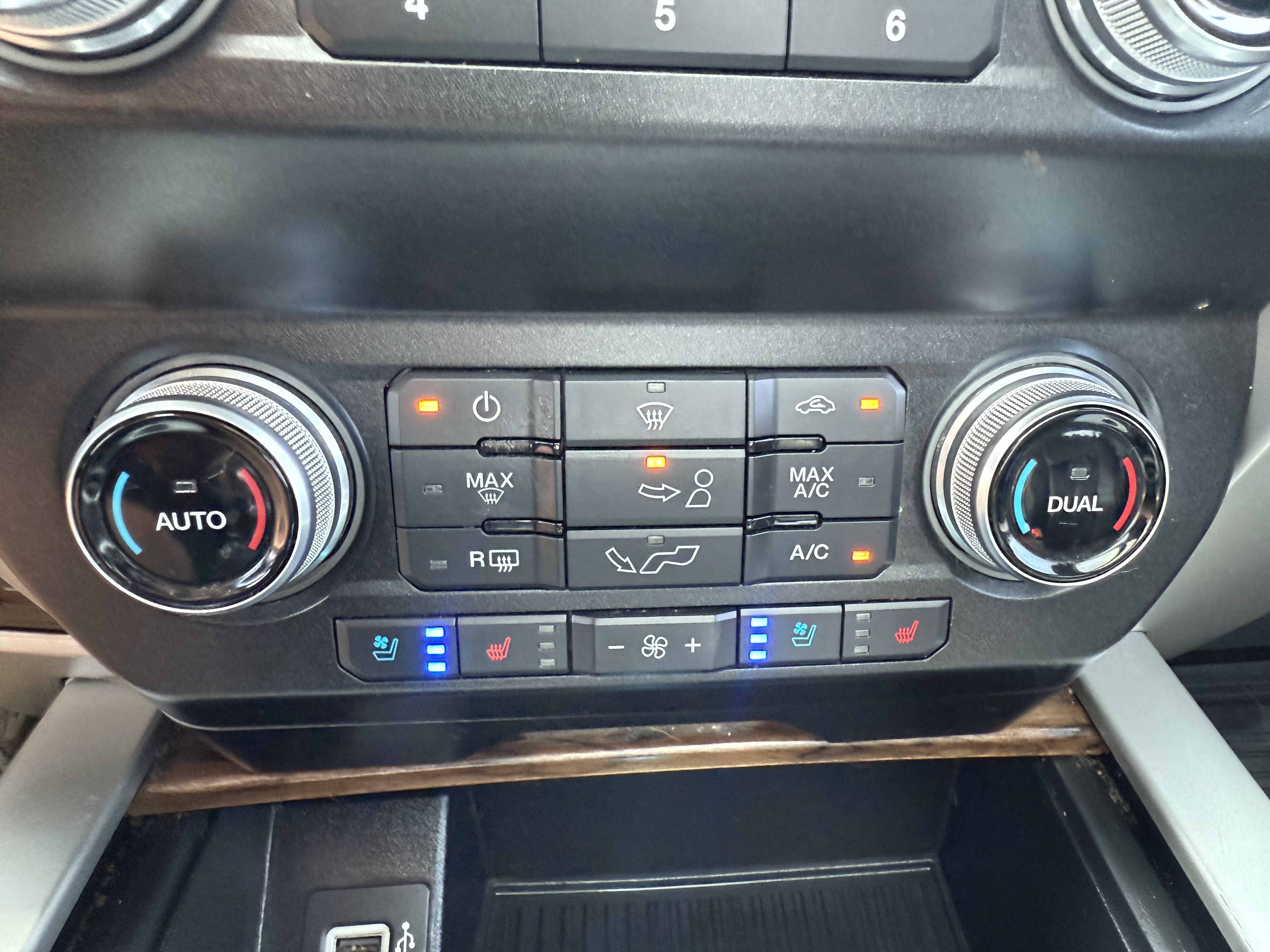 2020 Ford F-150 Lariat - Photo 18
