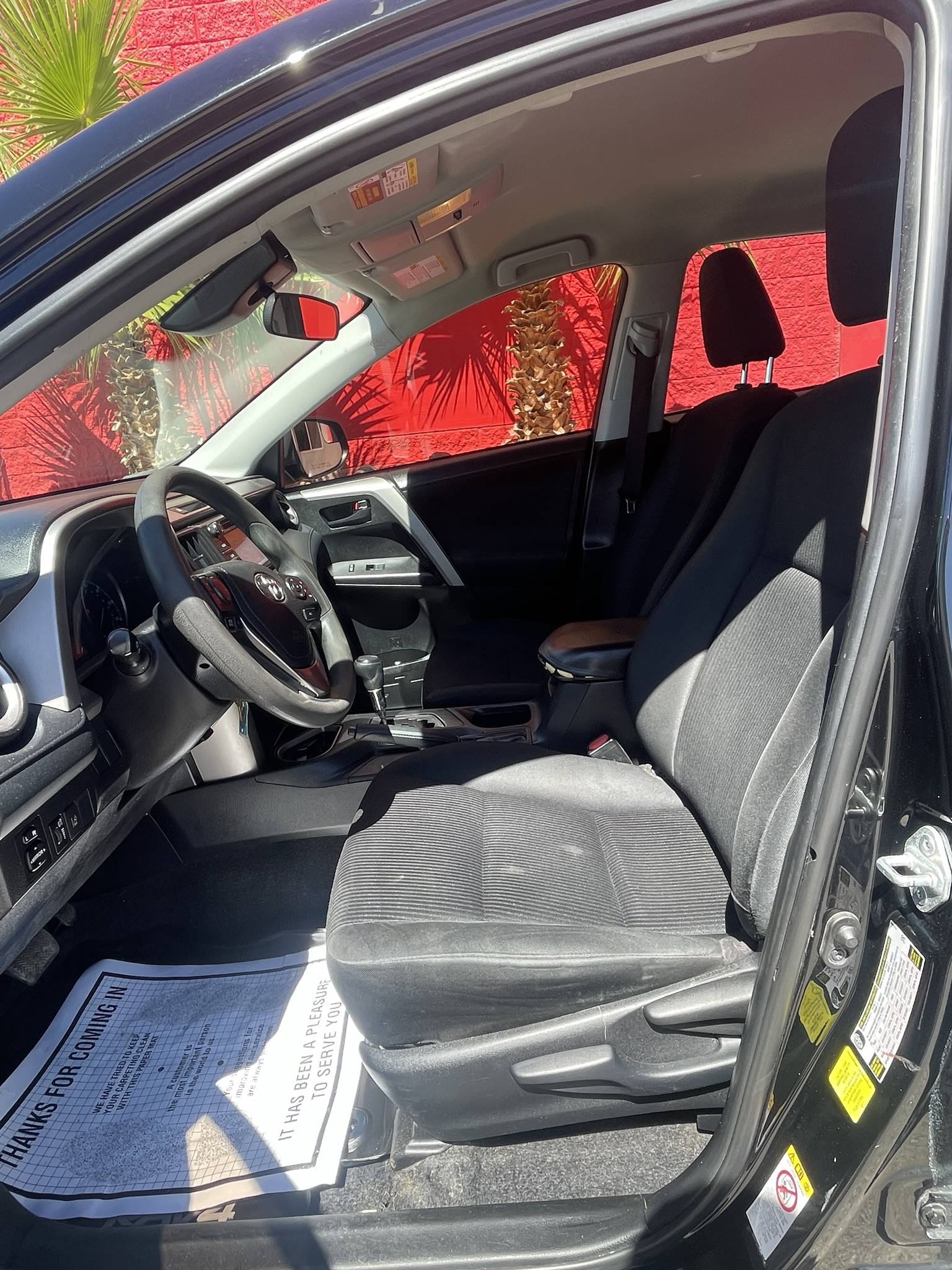 2018 Toyota RAV4 LE - Photo 9