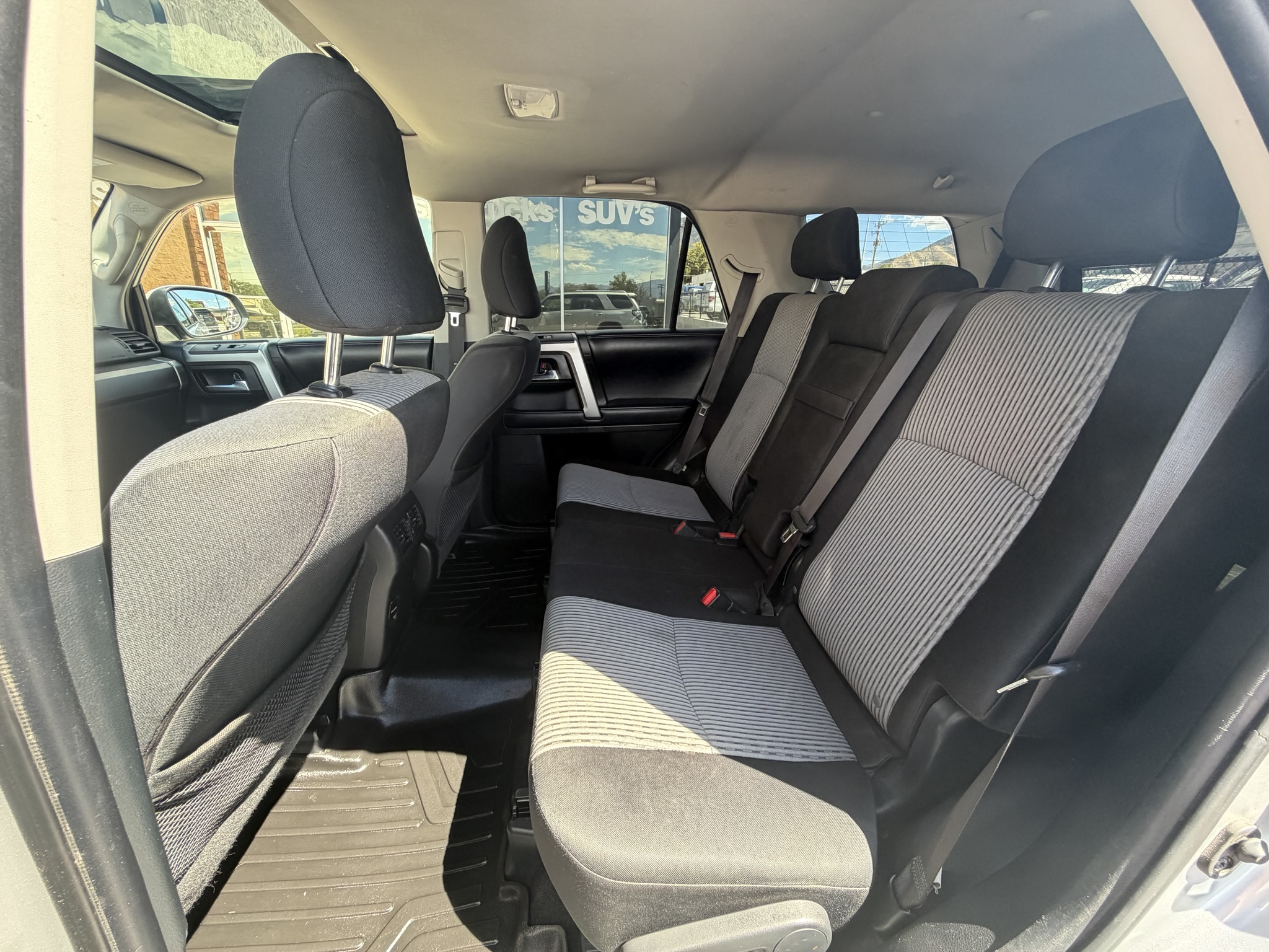 2016 Toyota 4Runner SR5 - Photo 19