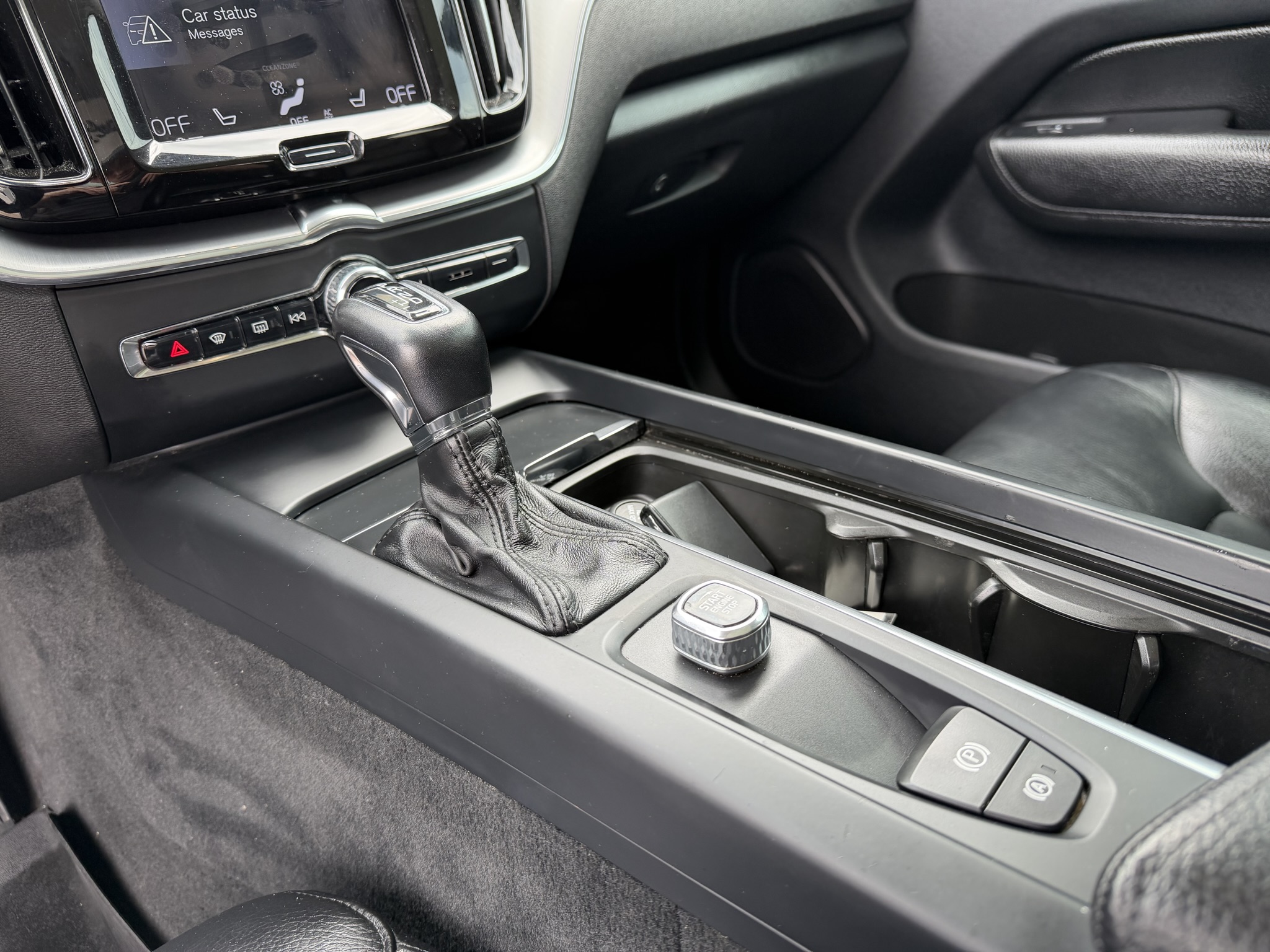 2018 Volvo XC60 Momentum - Photo 13