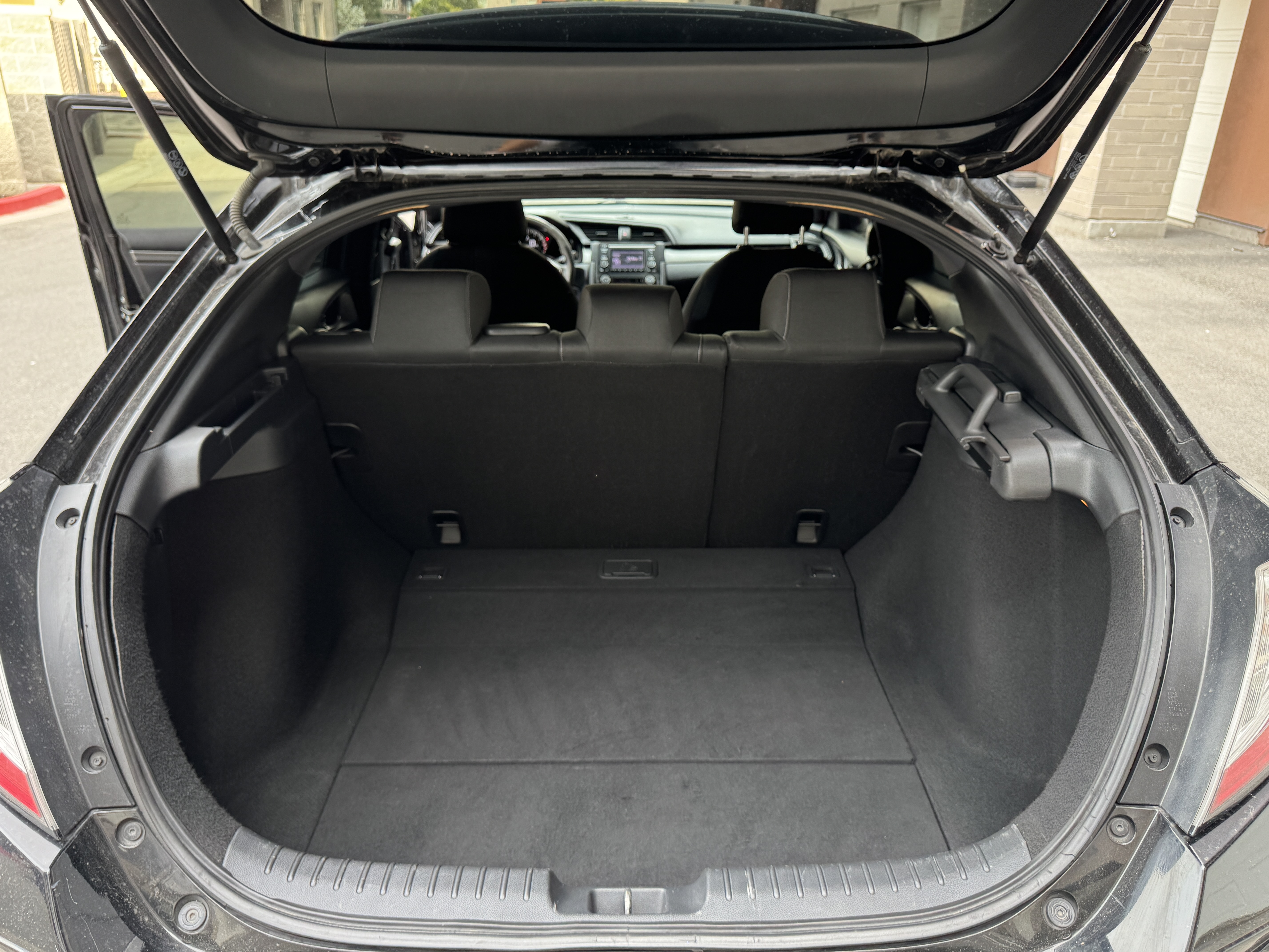 2018 Honda Civic Hatchback LX - Photo 25