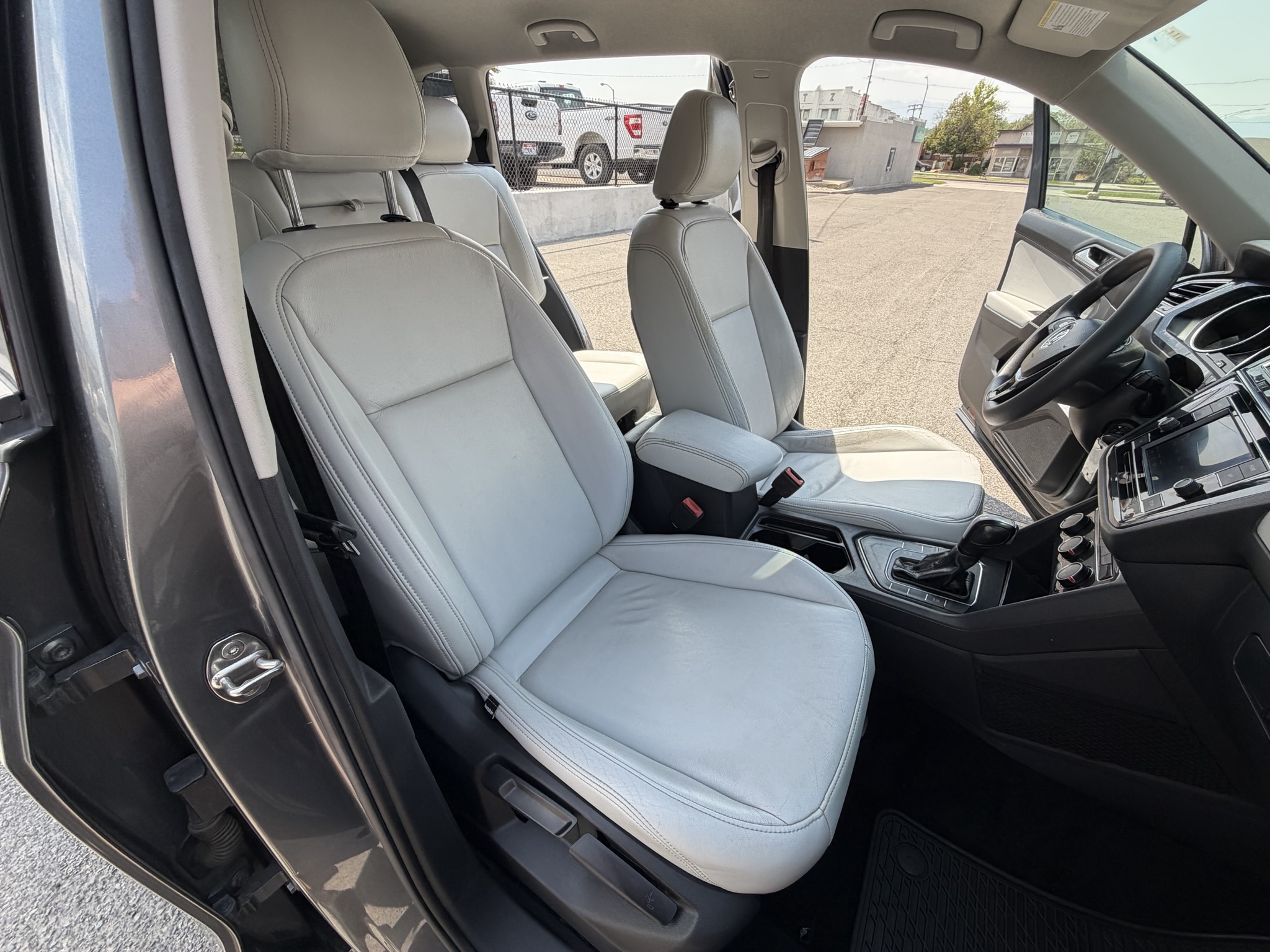 2018 Volkswagen Tiguan S - Photo 18