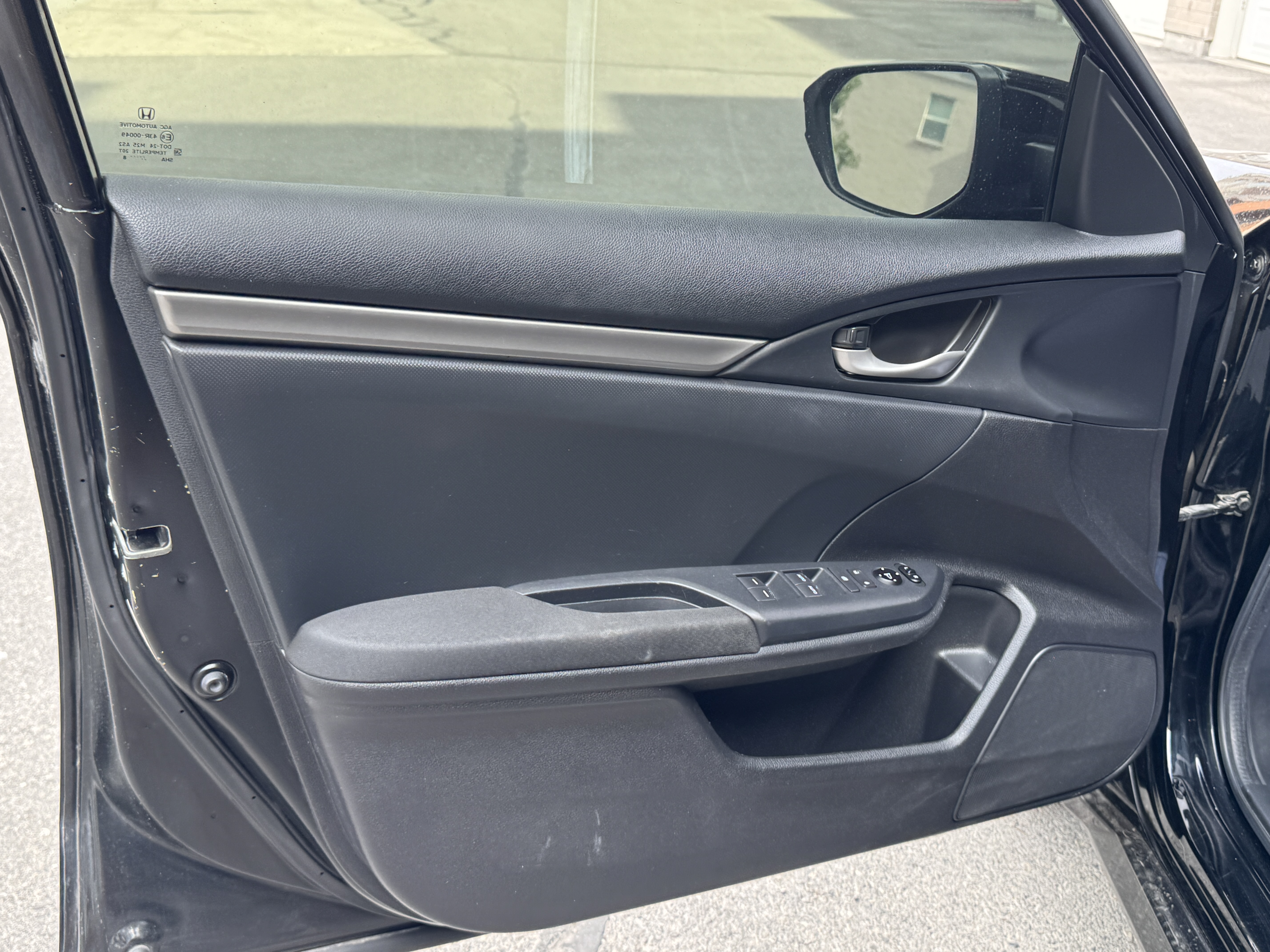 2018 Honda Civic Hatchback LX - Photo 15