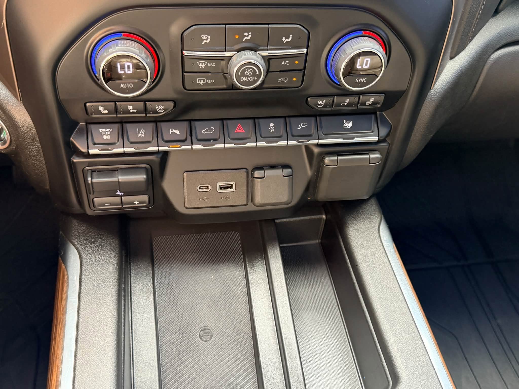 2023 Chevrolet Silverado 3500HD High Country - Photo 18