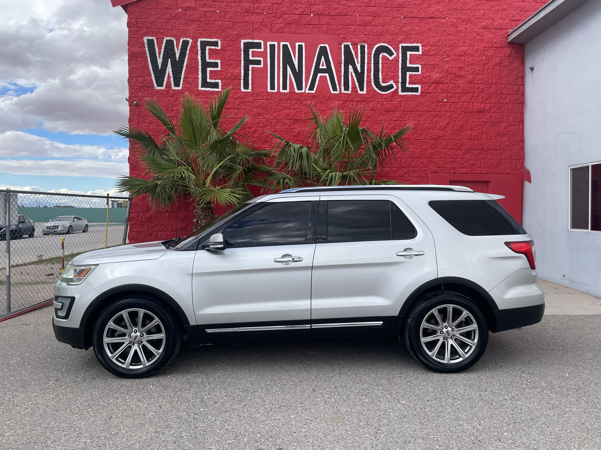 2017 Ford Explorer Limited - Photo 8