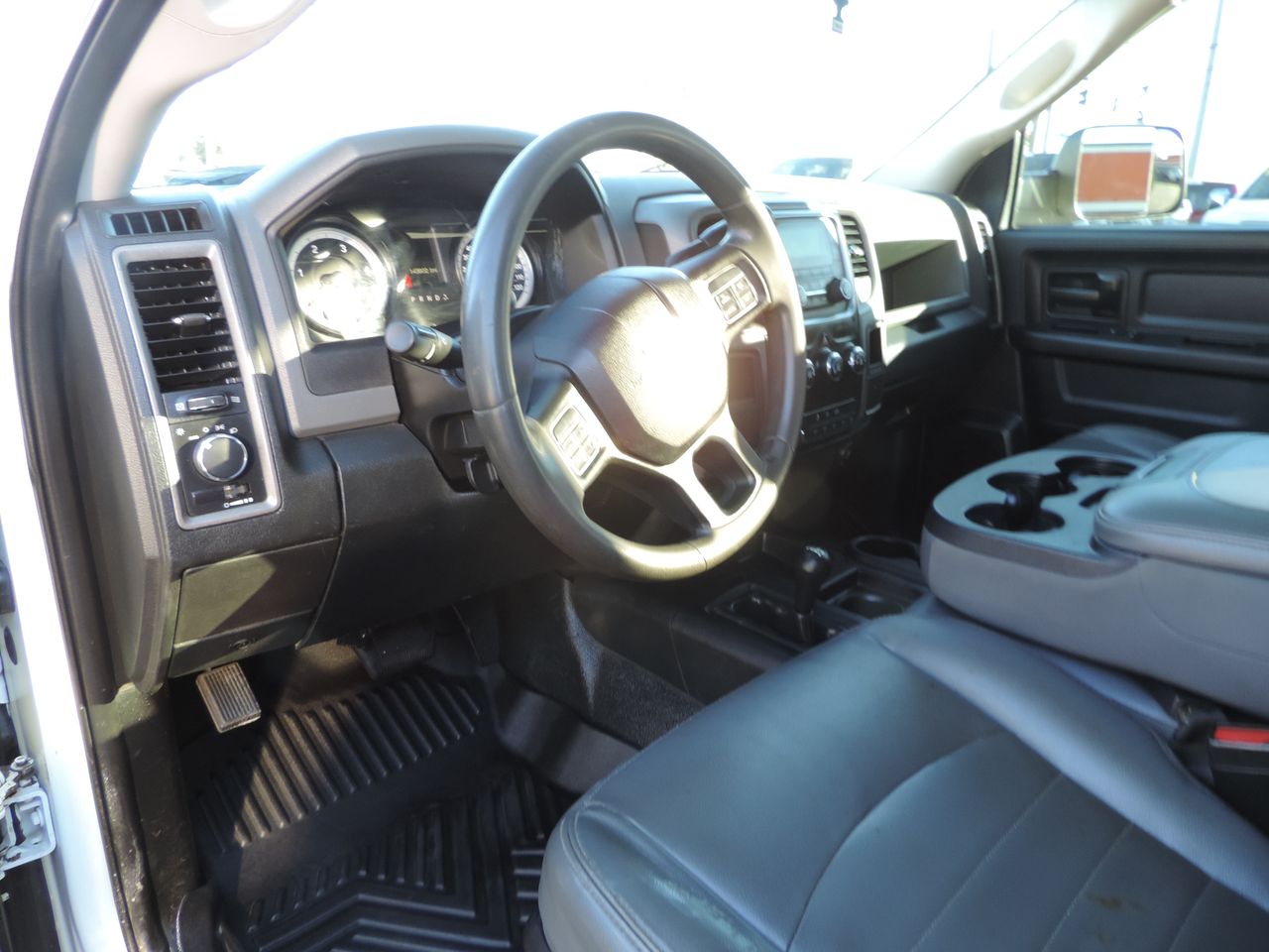 2015 RAM Ram 3500 Chassis Cab Tradesman - Photo 7