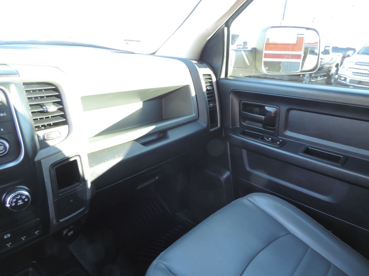 2015 RAM Ram 3500 Chassis Cab Tradesman - Photo 11