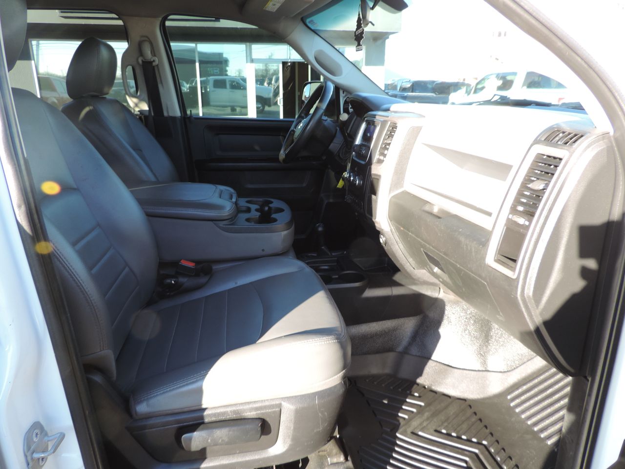 2015 RAM Ram 3500 Chassis Cab Tradesman - Photo 14