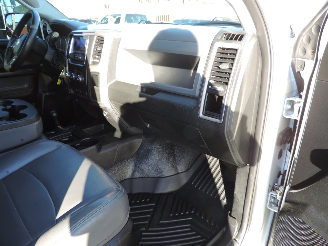 2015 RAM Ram 3500 Chassis Cab Tradesman - Photo 15