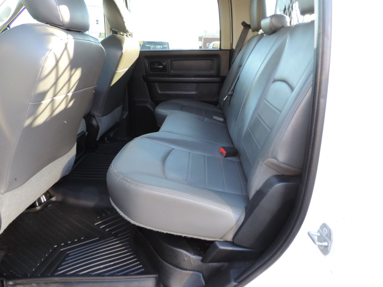 2015 RAM Ram 3500 Chassis Cab Tradesman - Photo 18