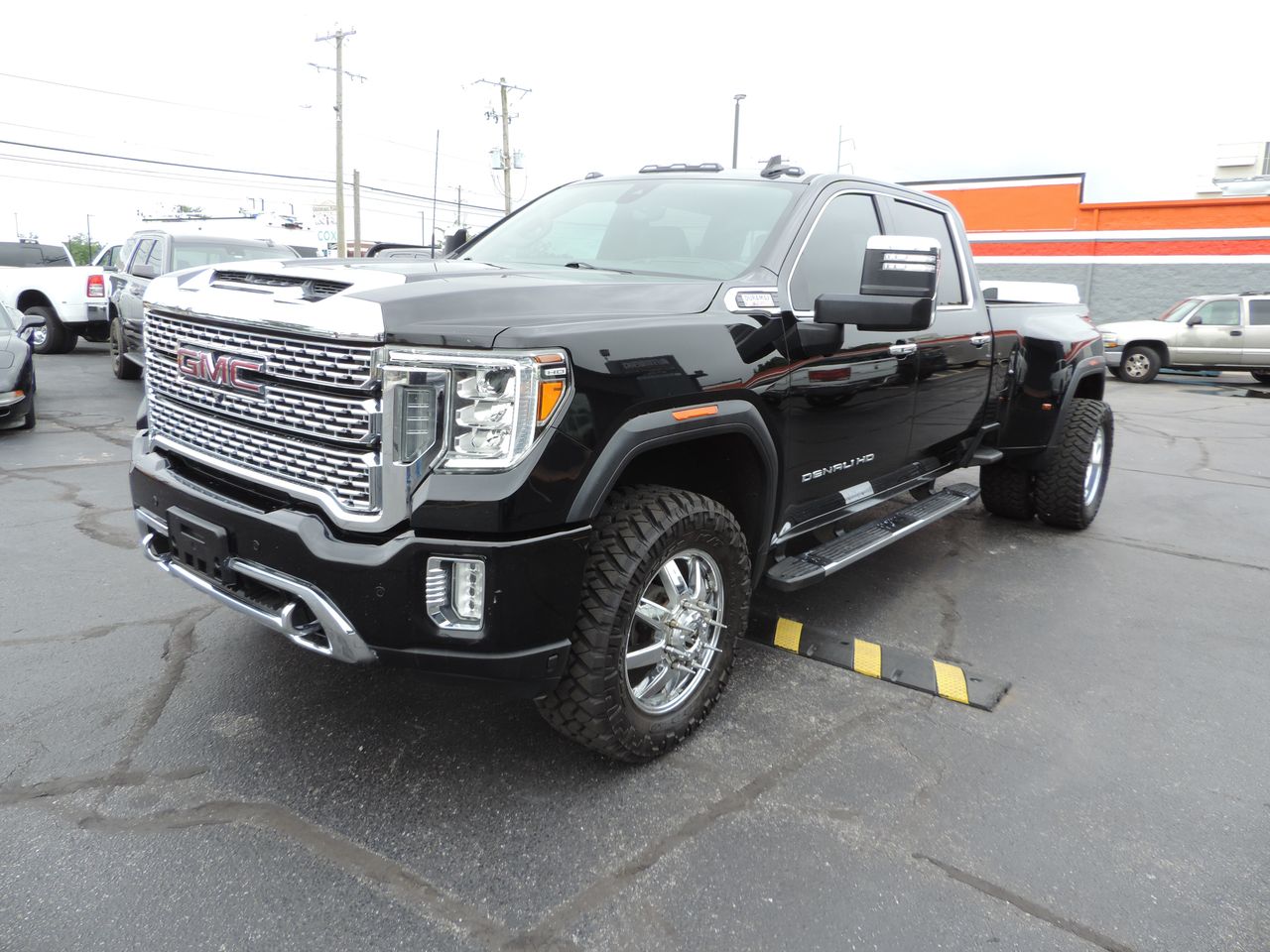 2021 GMC Sierra 4WD Crew Cab Long Box DRW Denali's photo