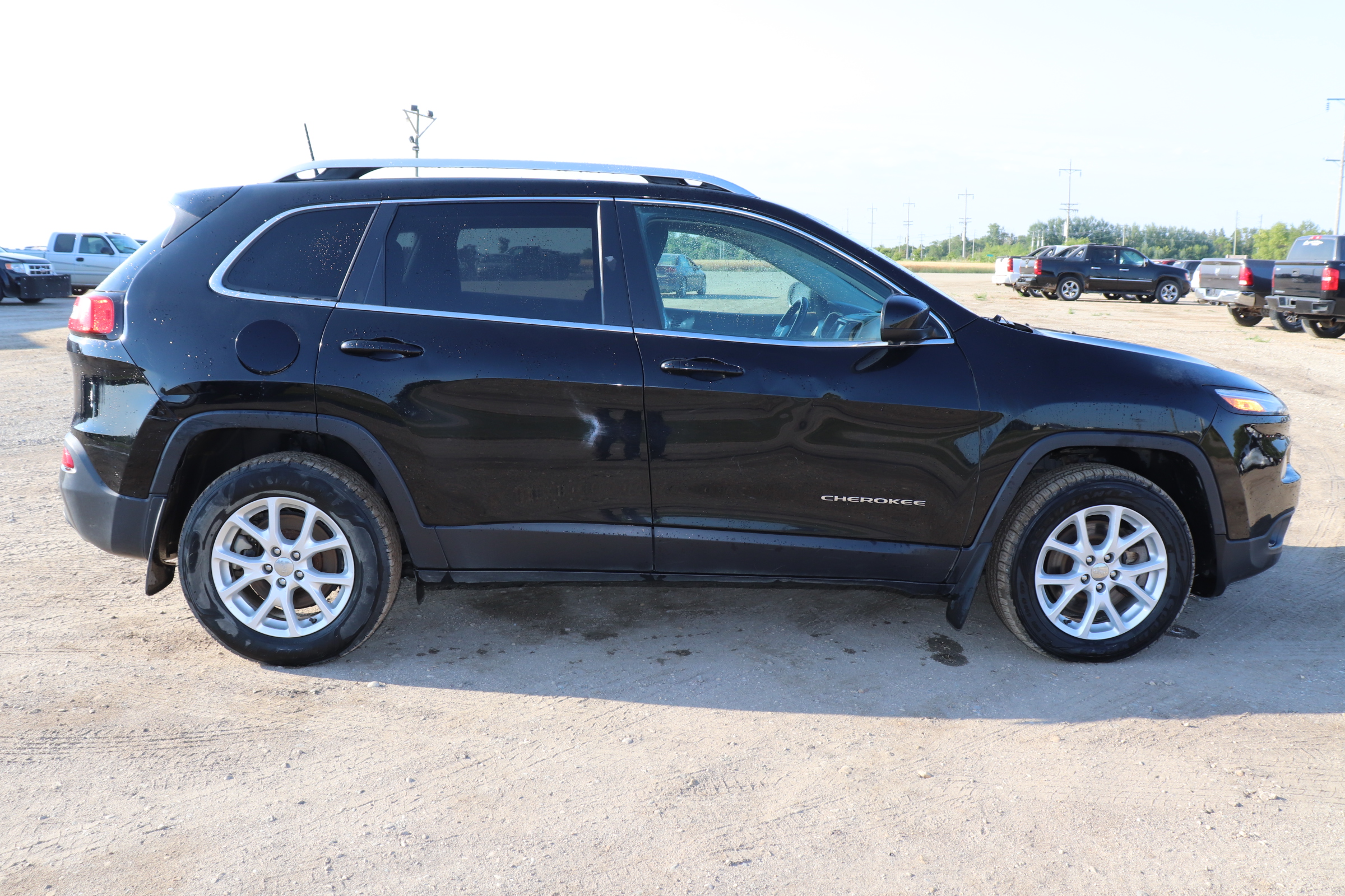 2018 Jeep Cherokee (R)(F)(5) Latitude 4WD - 5