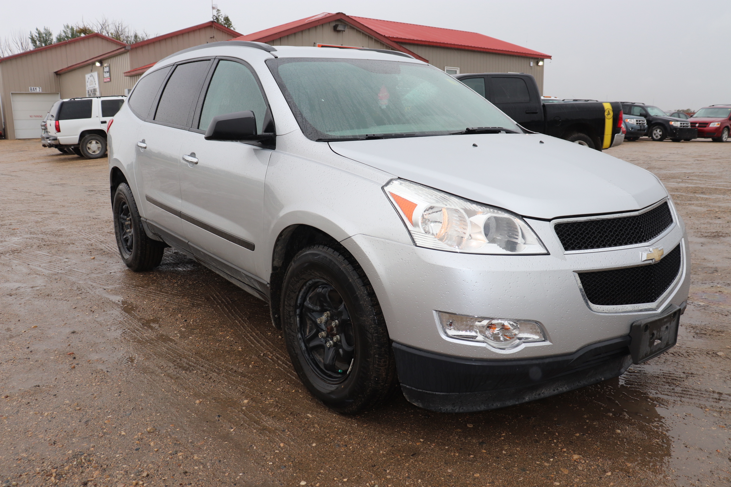 2010 Chevrolet Traverse (R)(8)(E) LS FWD - 6