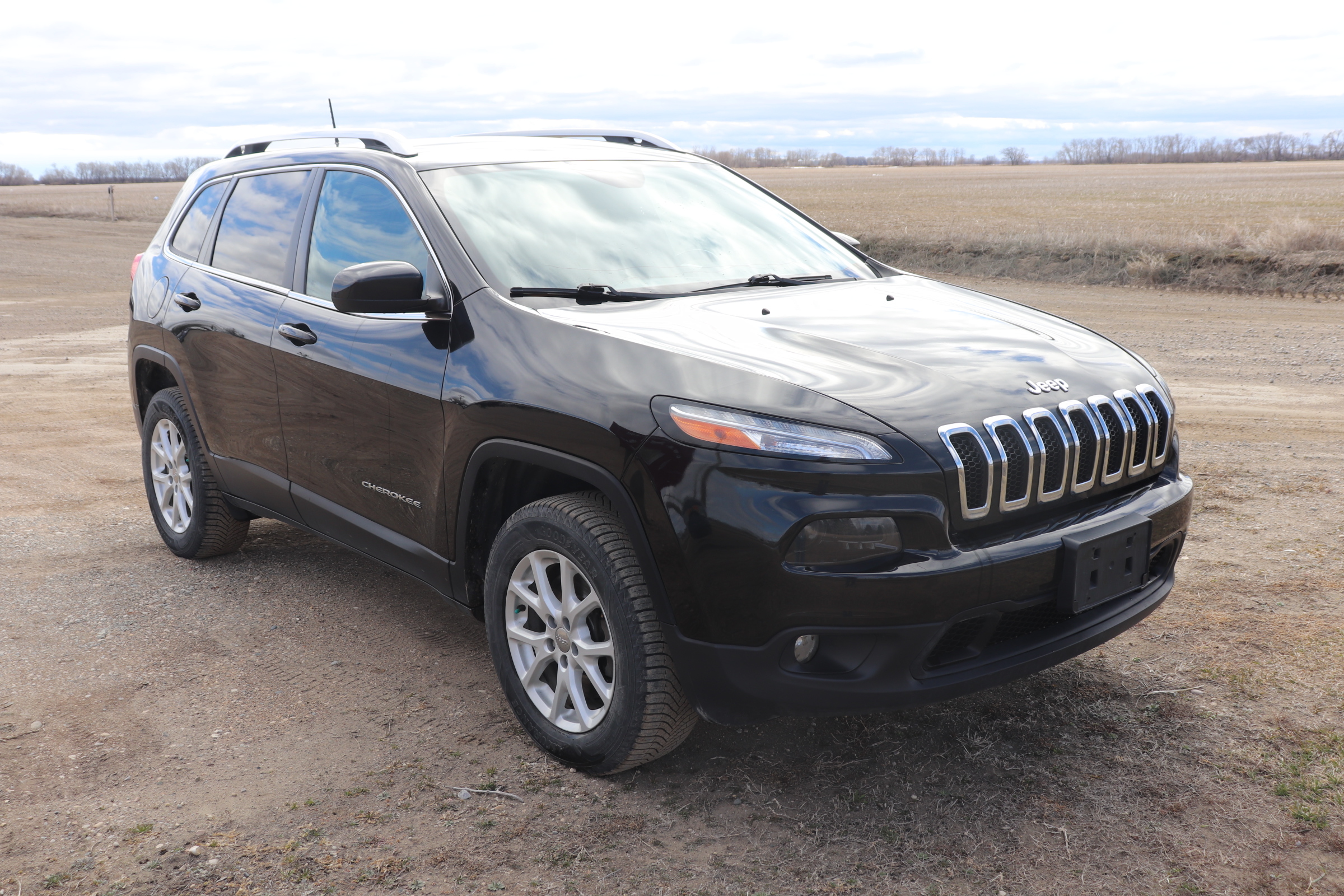 2016 Jeep Cherokee (R)(E)(5) Latitude 4WD - 2