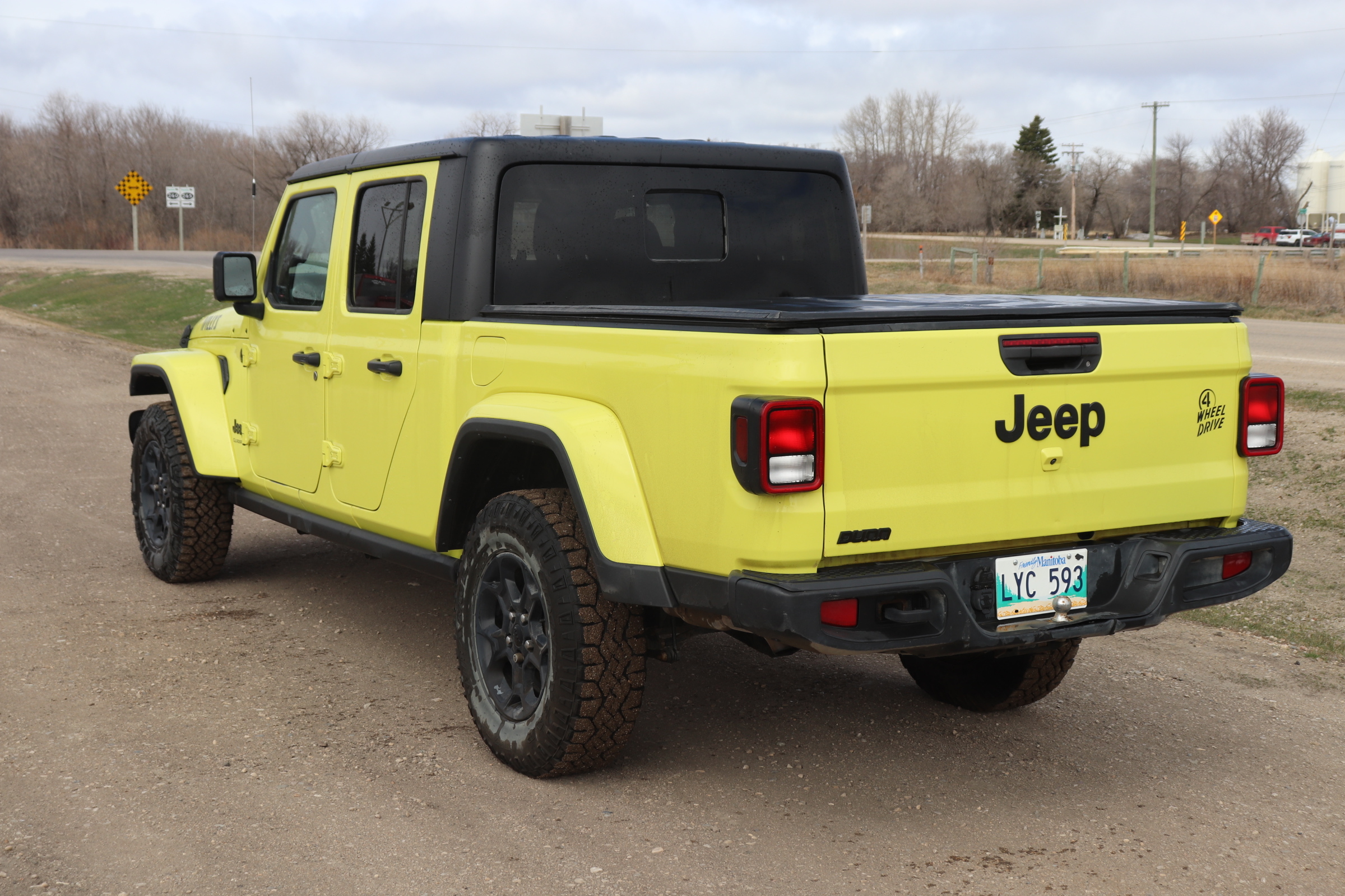 2023 Jeep Gladiator (G)(5) Sport - 2