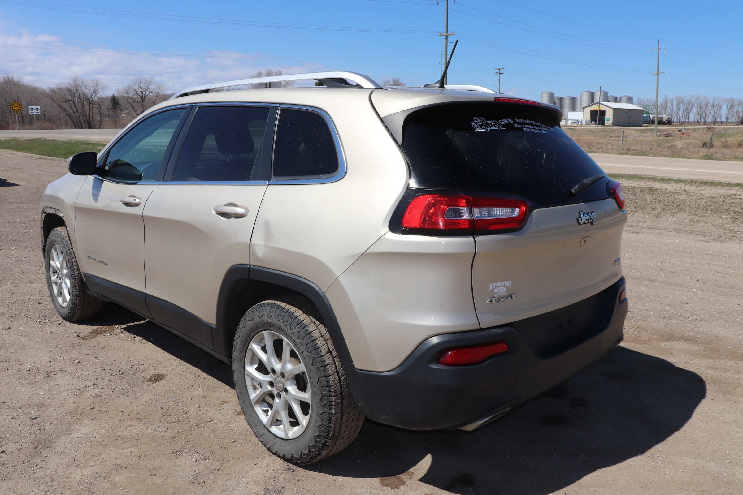 2015 Jeep Cherokee (R)(E)(5) Latitude 4WD - 6