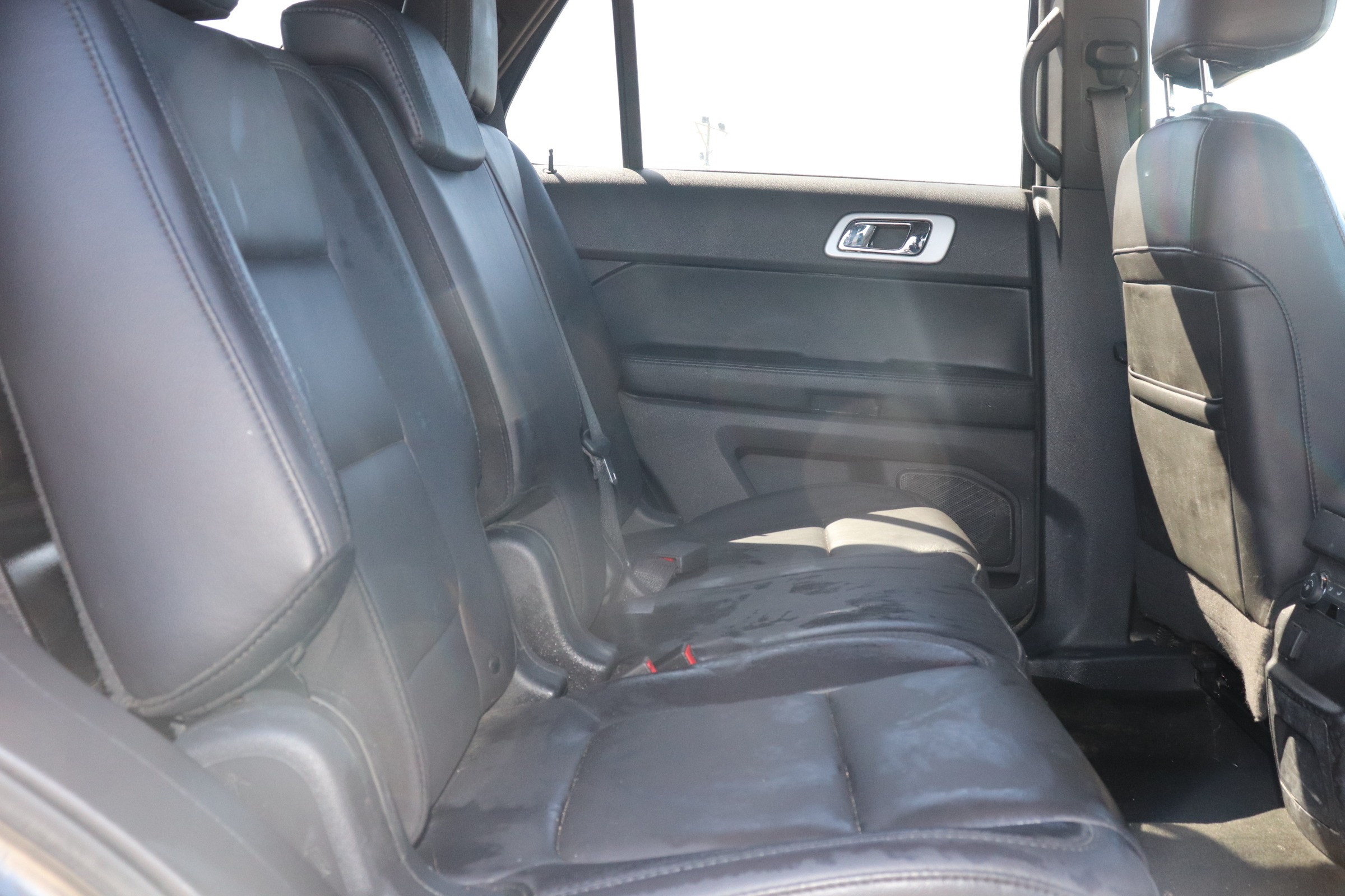 2015 Ford Explorer(G)(I)(7) XLT 4WD - 14
