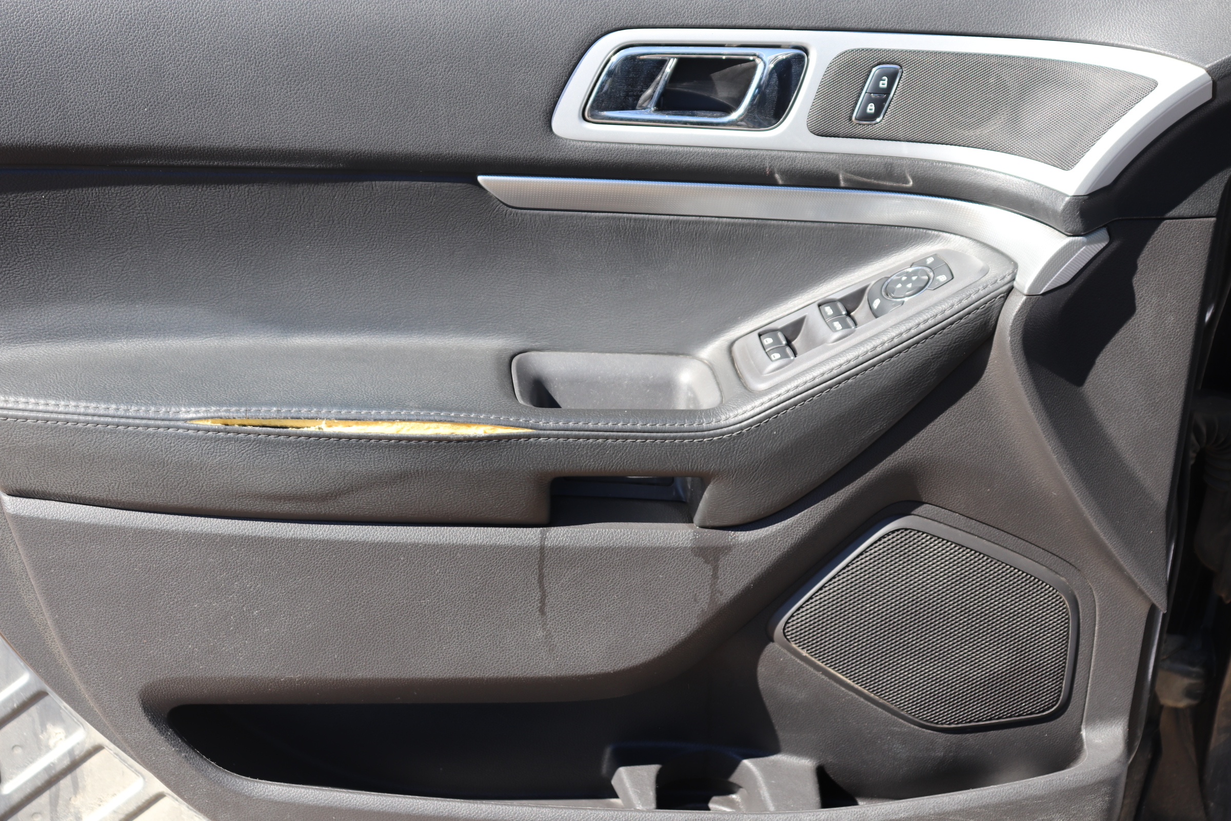 2015 Ford Explorer(G)(I)(7) XLT 4WD - 10