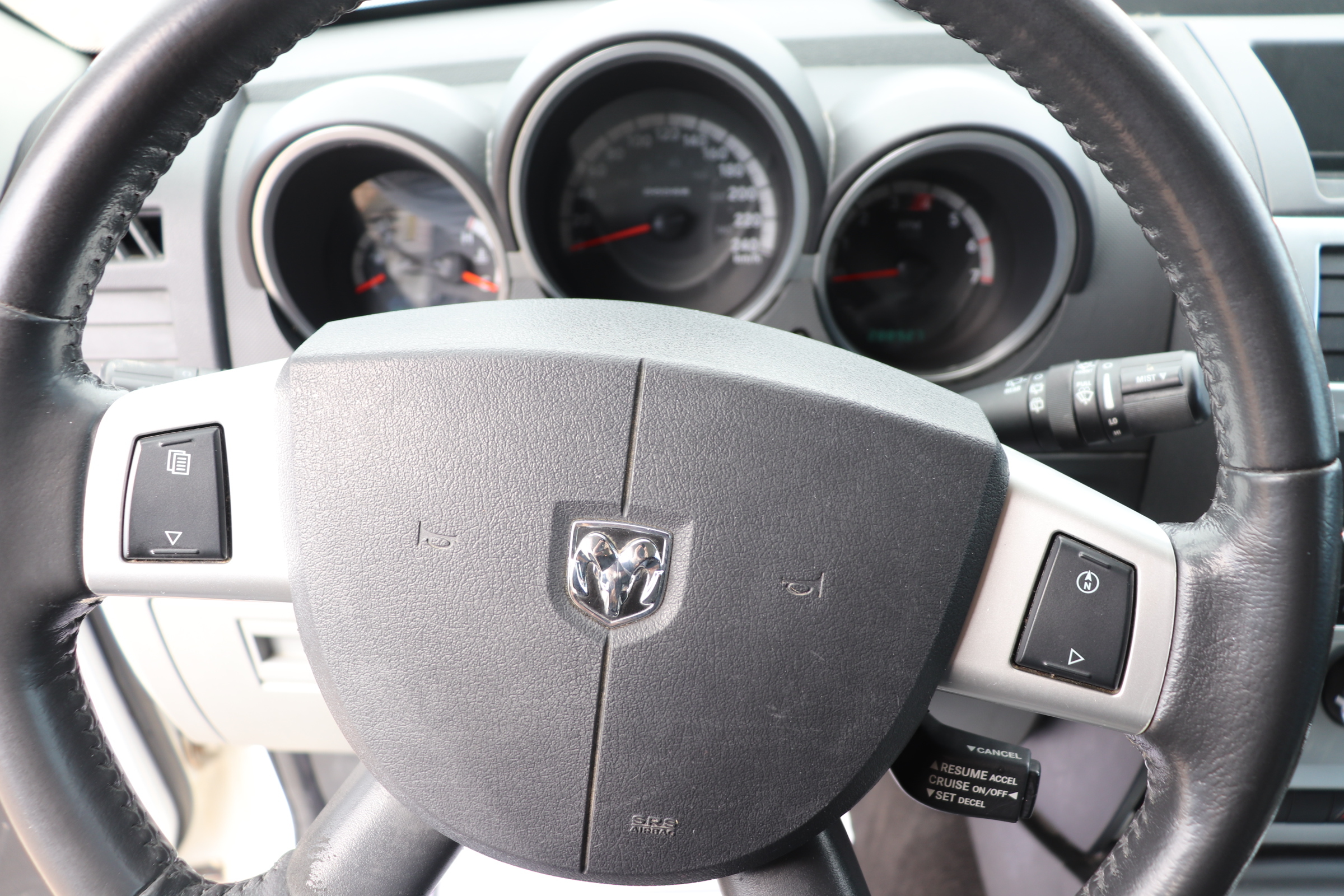 2010 Dodge Nitro (R)(C)(5) SXT 4WD - 12