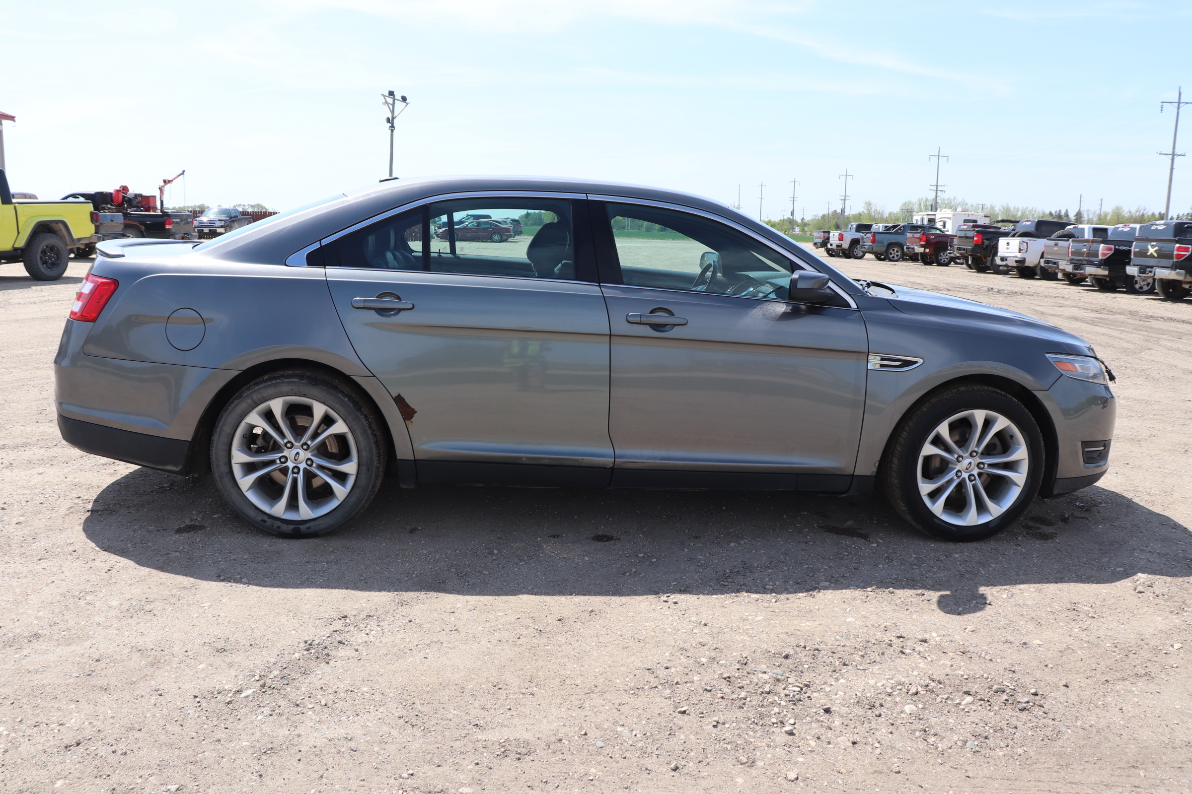 2013 Ford Taurus (R)(D)(5) SEL AWD - 5