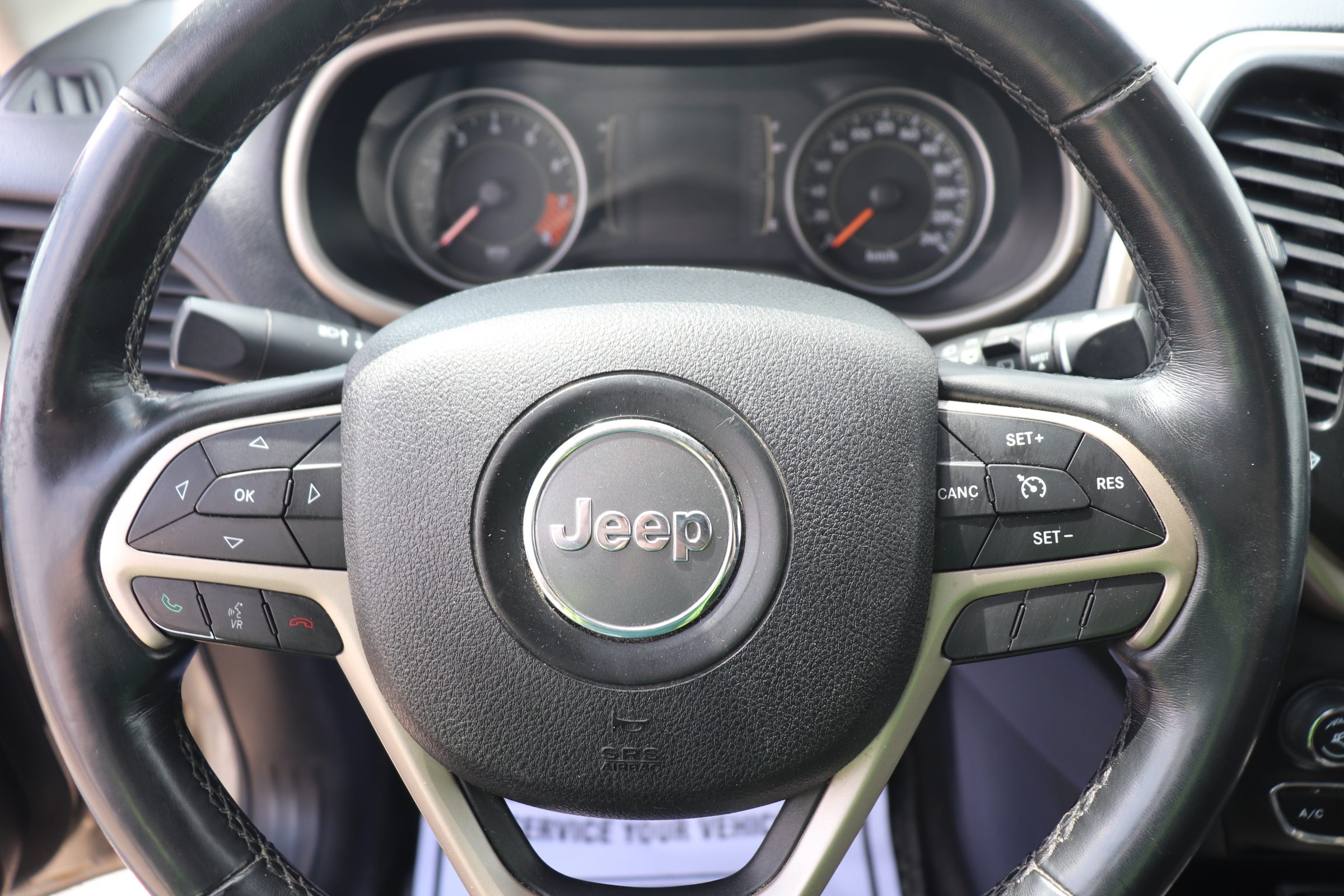 2015 Jeep Cherokee (R)(E)(5) Latitude 4WD - 13