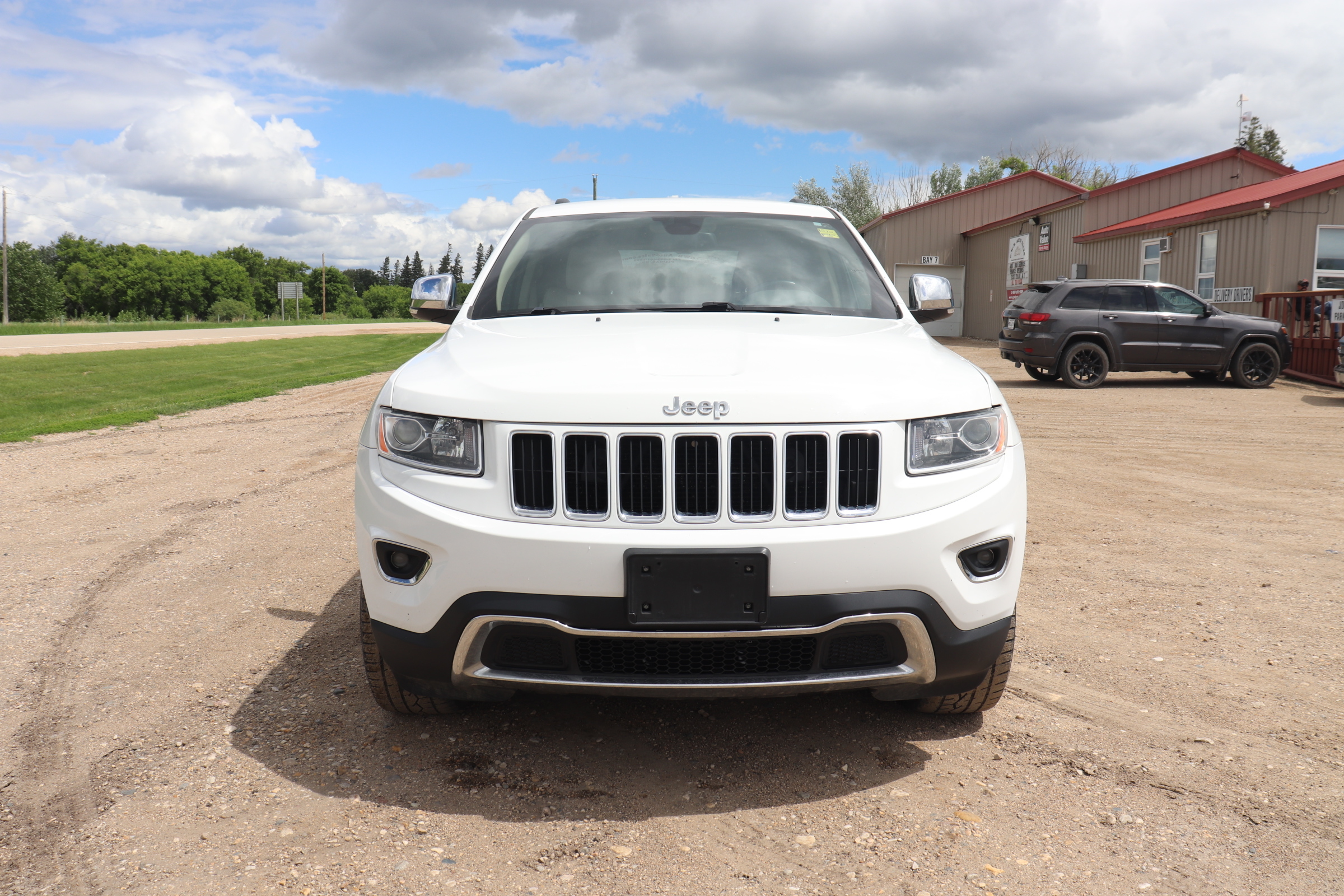 2016 Jeep Grand Cherokee (R)(Q)(5) Limited 4WD - 3
