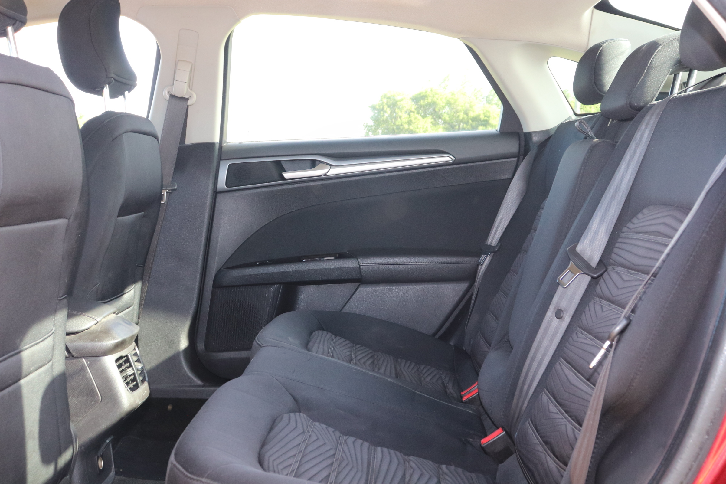 2016 Ford Fusion (R)(D)(5) SE - 14