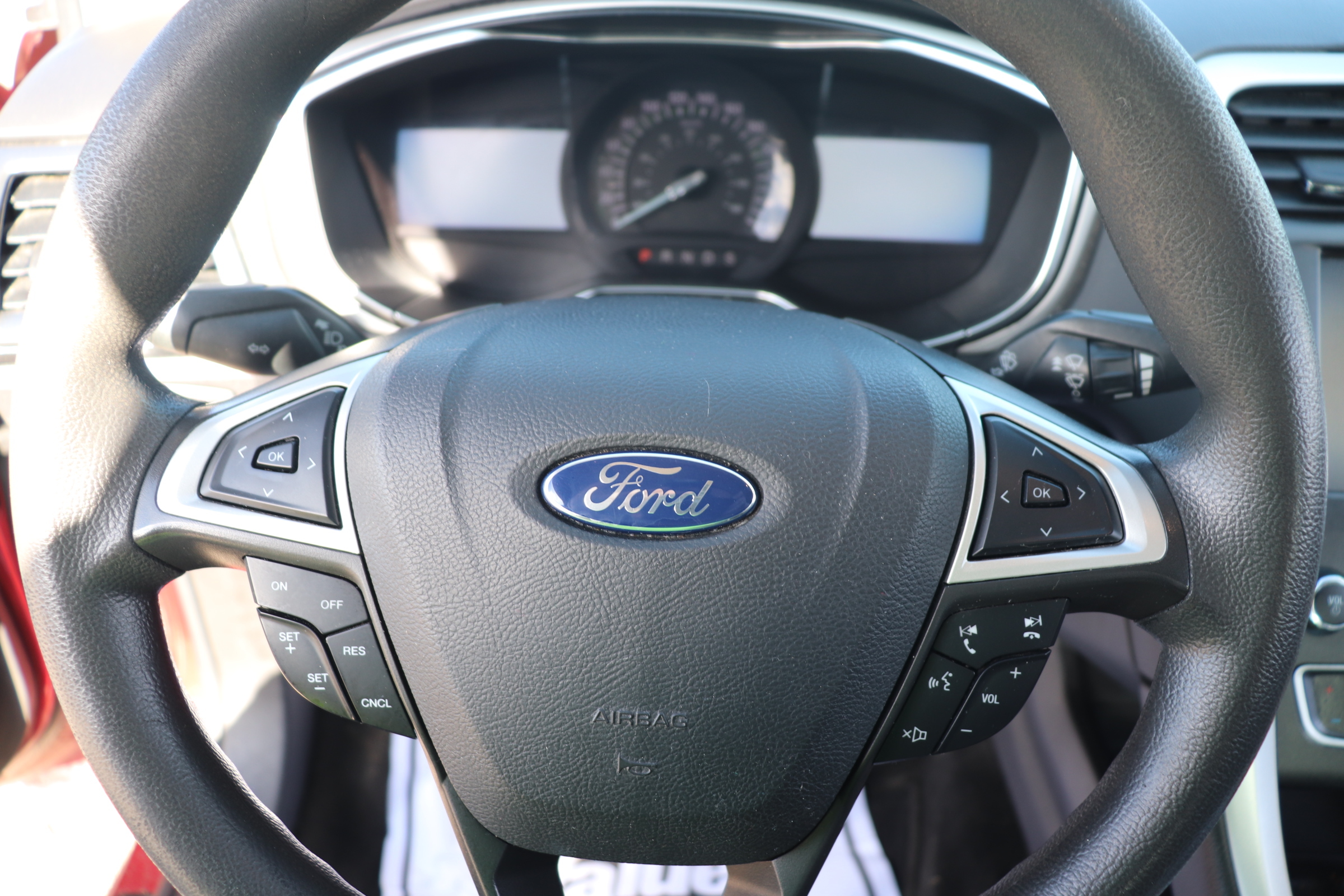 2016 Ford Fusion (R)(D)(5) SE - 12