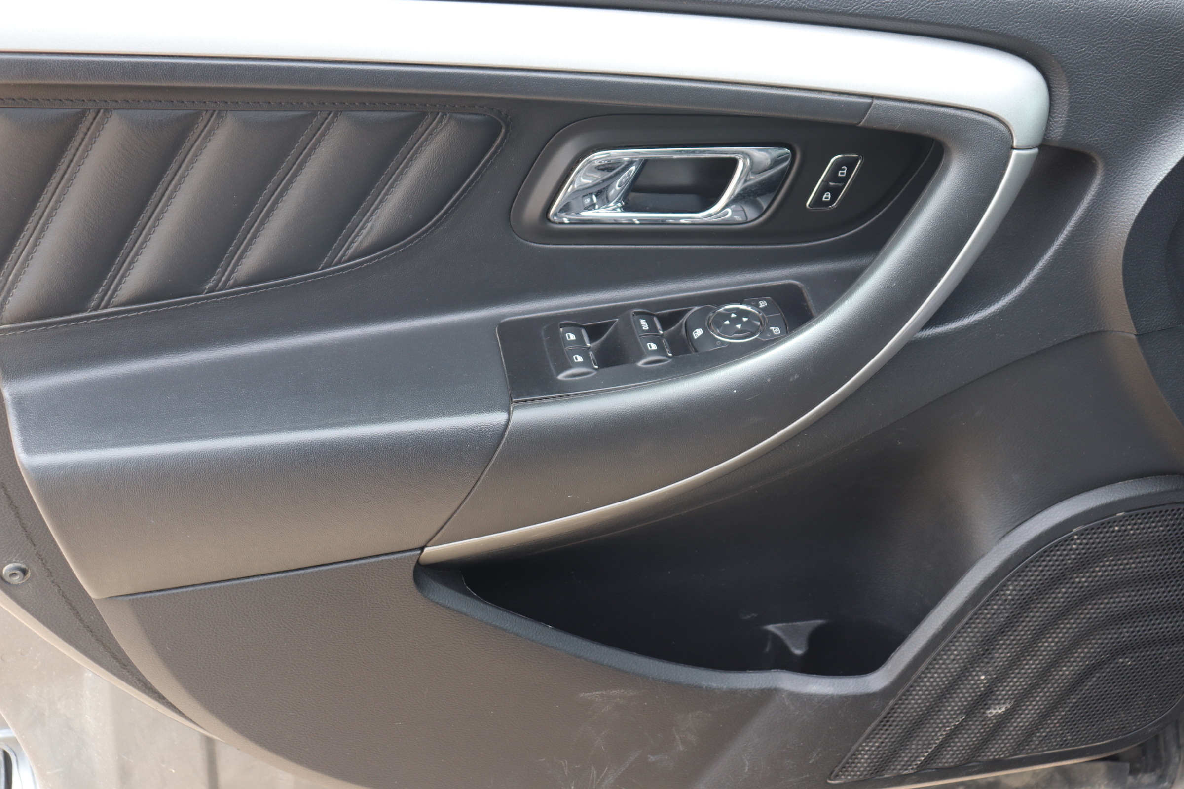 2013 Ford Taurus (R)(D)(5) SEL AWD - 10