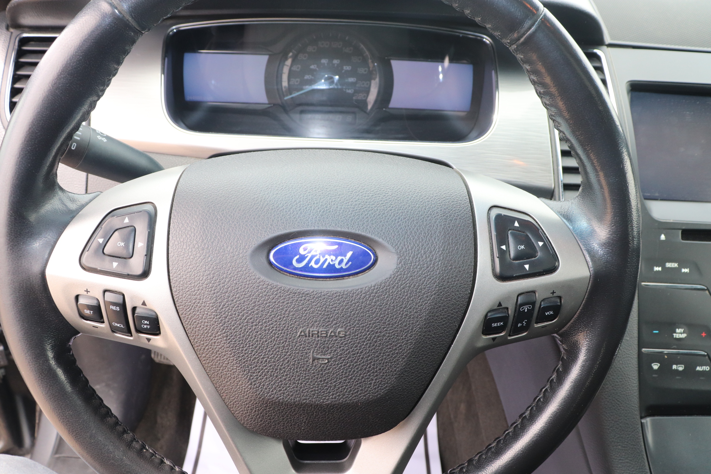2013 Ford Taurus (R)(D)(5) SEL AWD - 13
