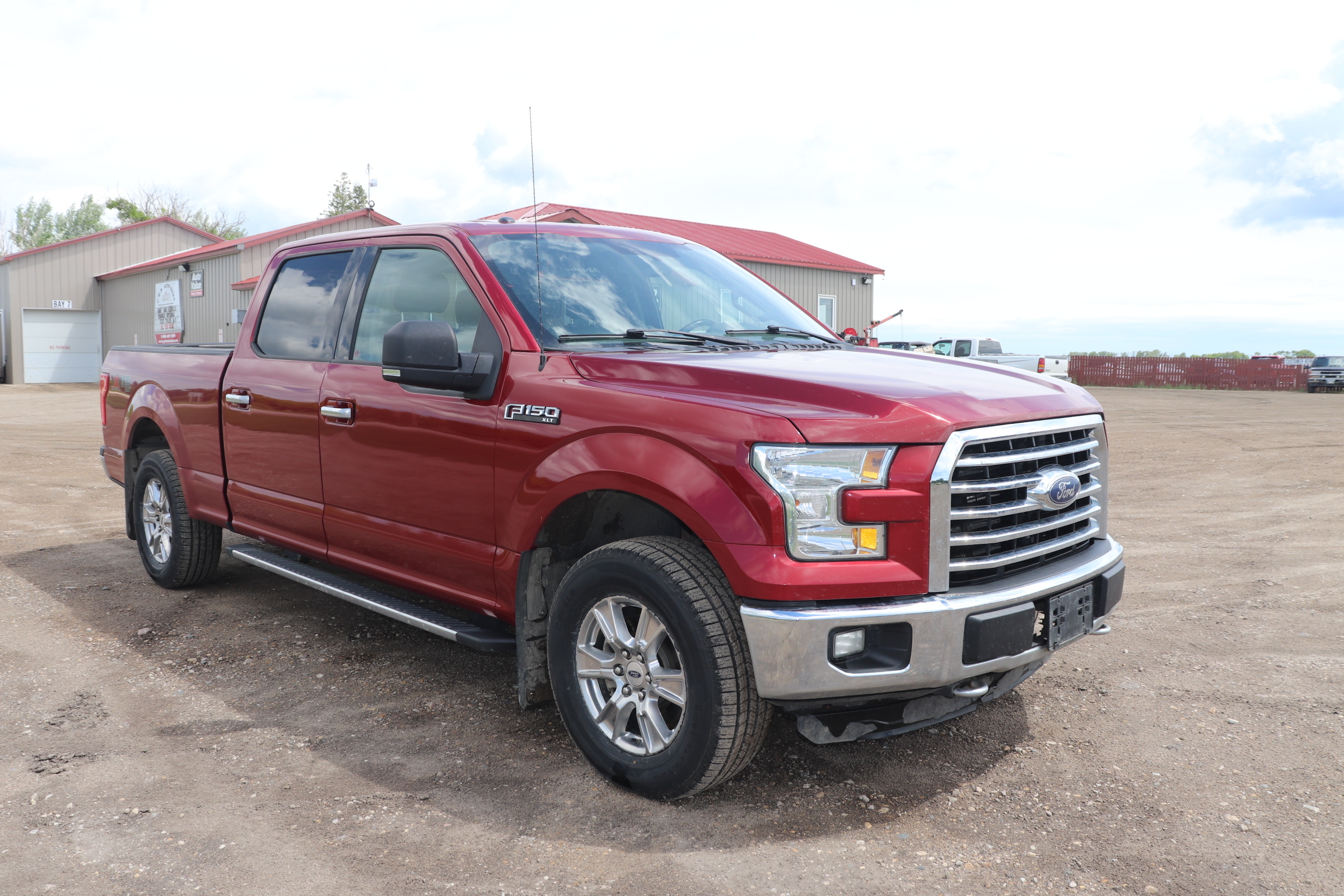 2015 Ford F-150 (R)(N)(6) XL SuperCrew 5.5-ft. Bed 4WD - 2