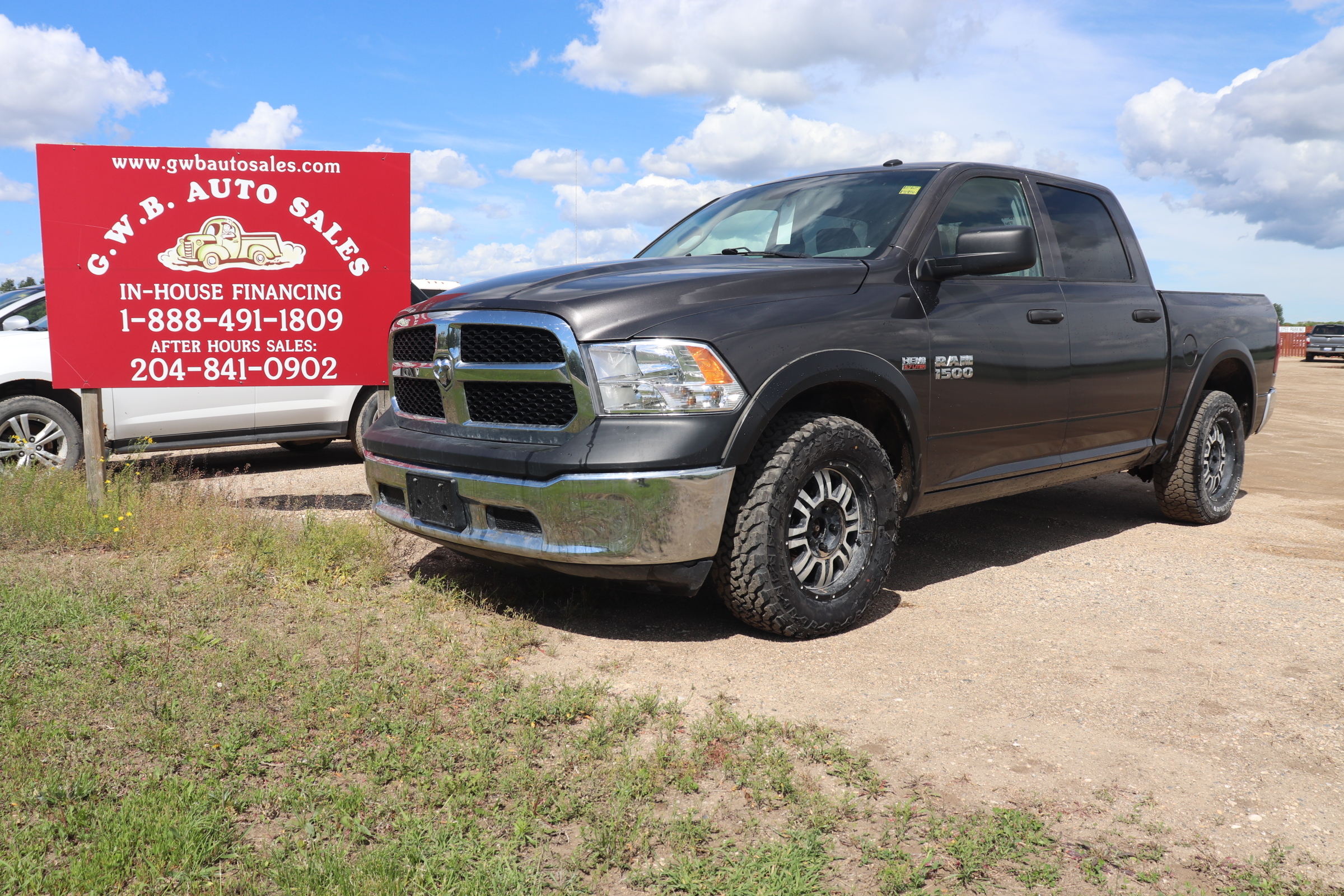 2017 RAM 1500 (G)(M)(6) Tradesman 4WD
