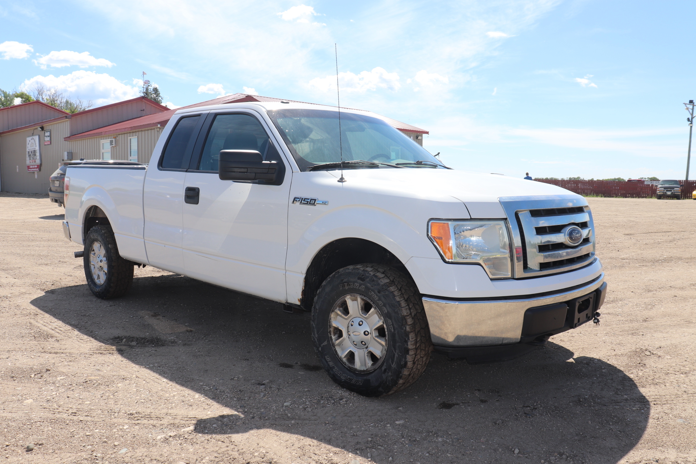 2012 Ford F-150 (Y)(I)(6) XLT SuperCab 6.5-ft. Bed 4WD - 2