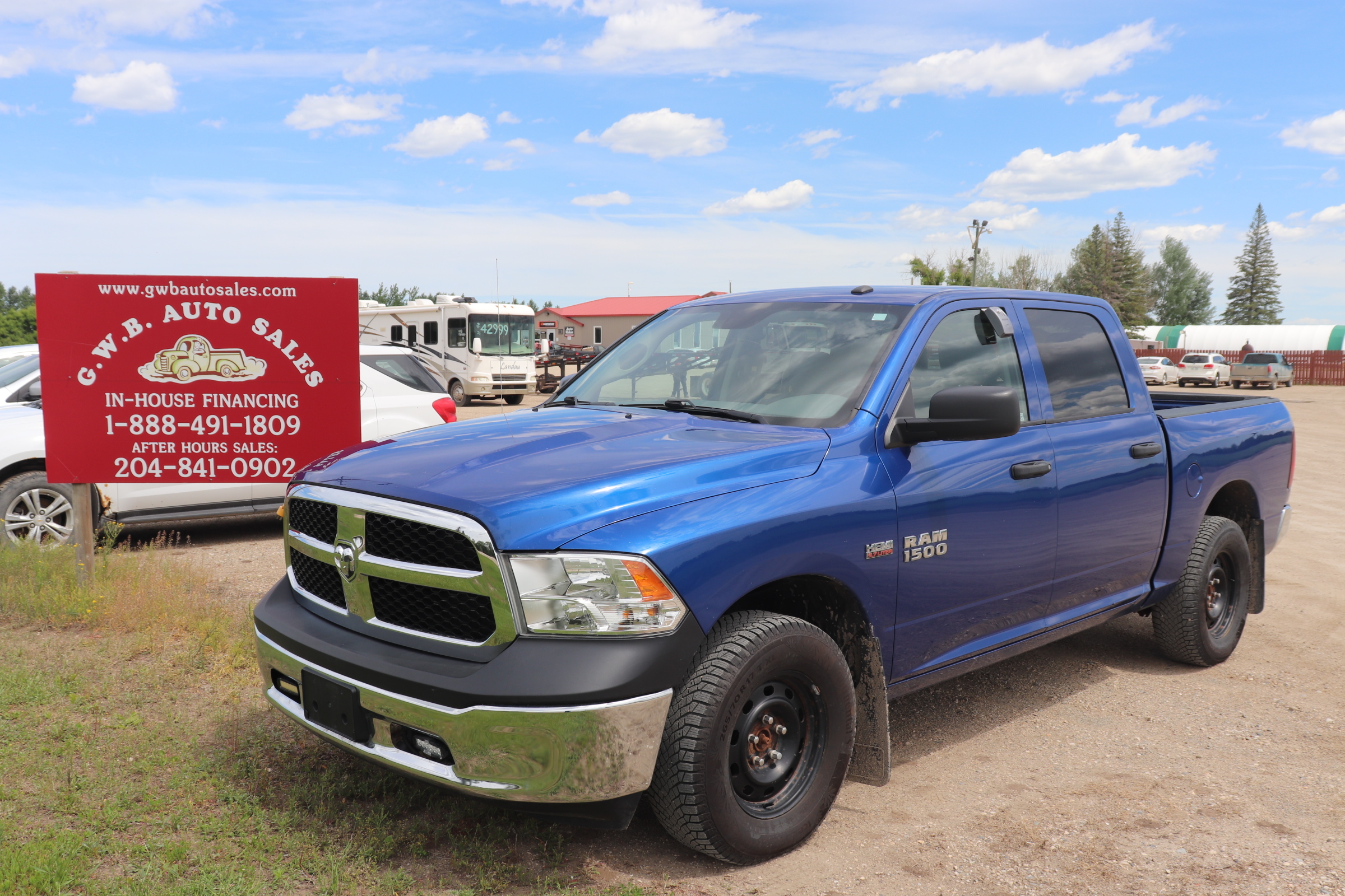 2017 RAM 1500 (R)(O)(6) Tradesman Crew Cab SWB 4WD