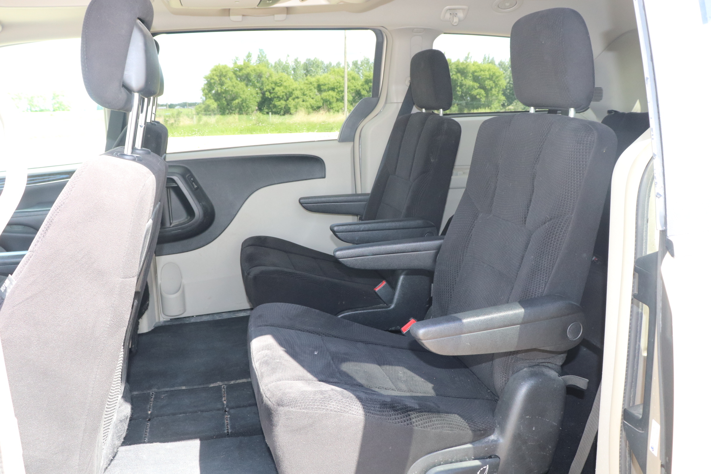 2013 Chrysler Town & Country (R)(E)(7) Touring - 12