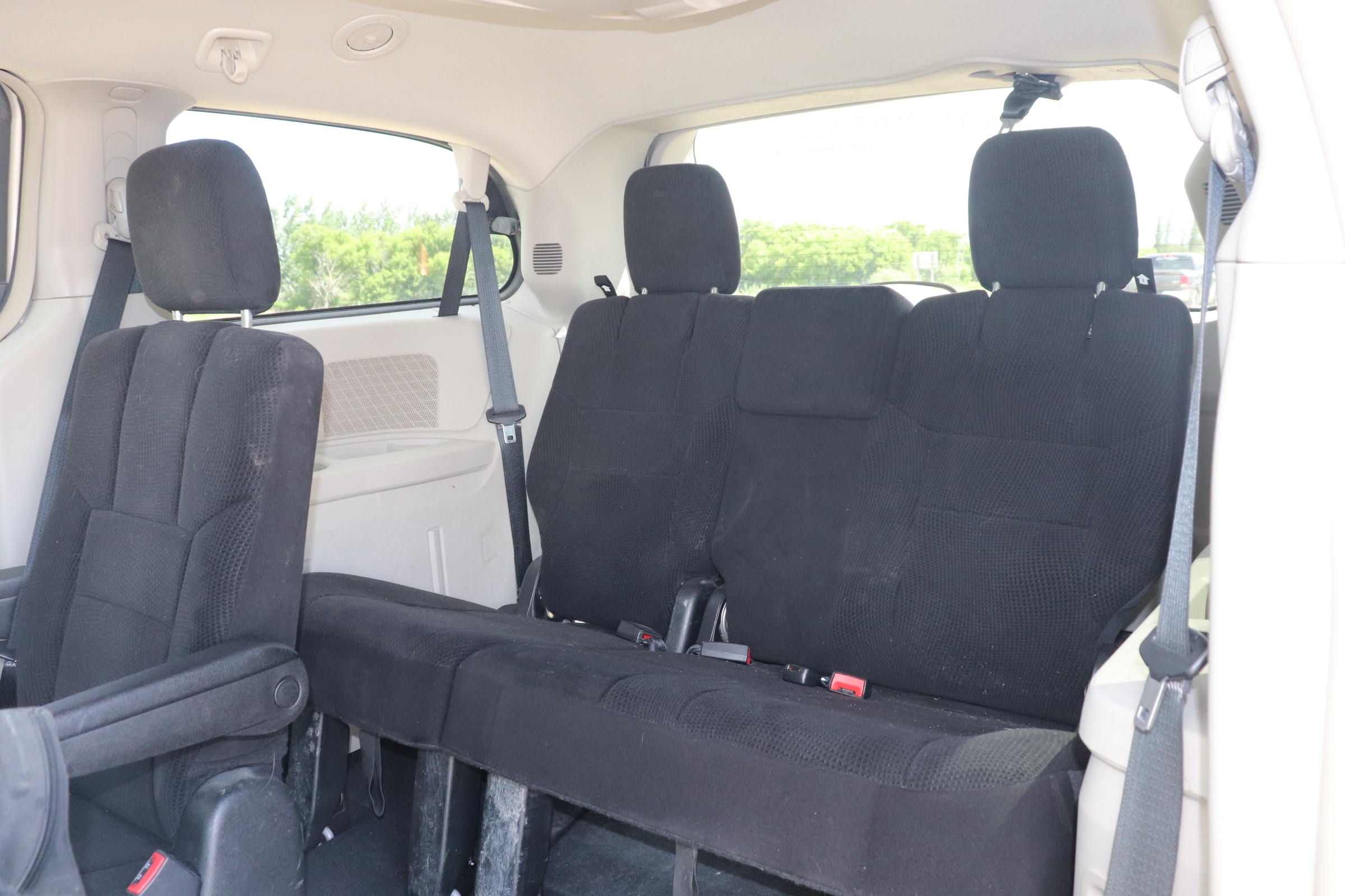 2013 Chrysler Town & Country (R)(E)(7) Touring - 13