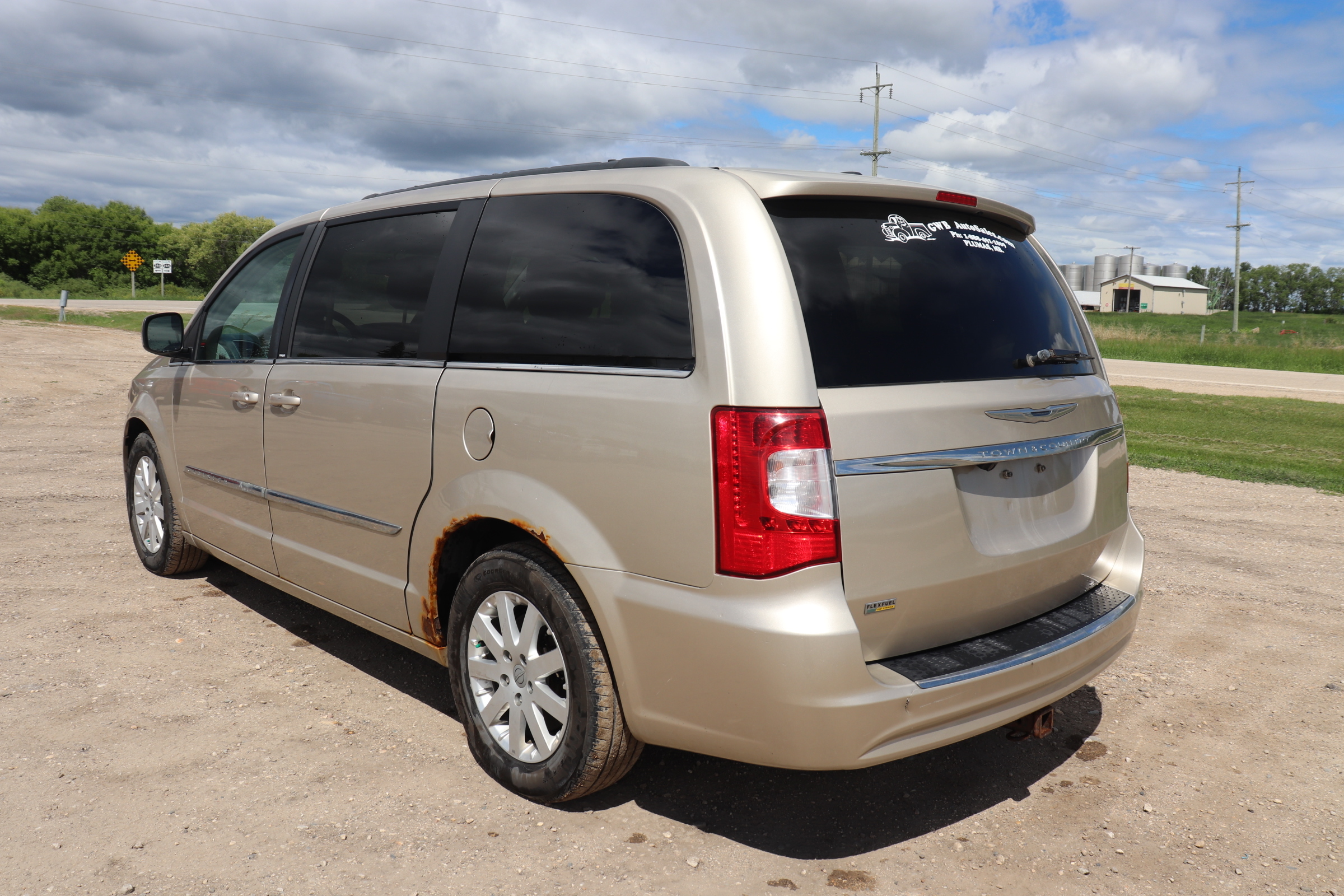 2013 Chrysler Town & Country (R)(E)(7) Touring - 6