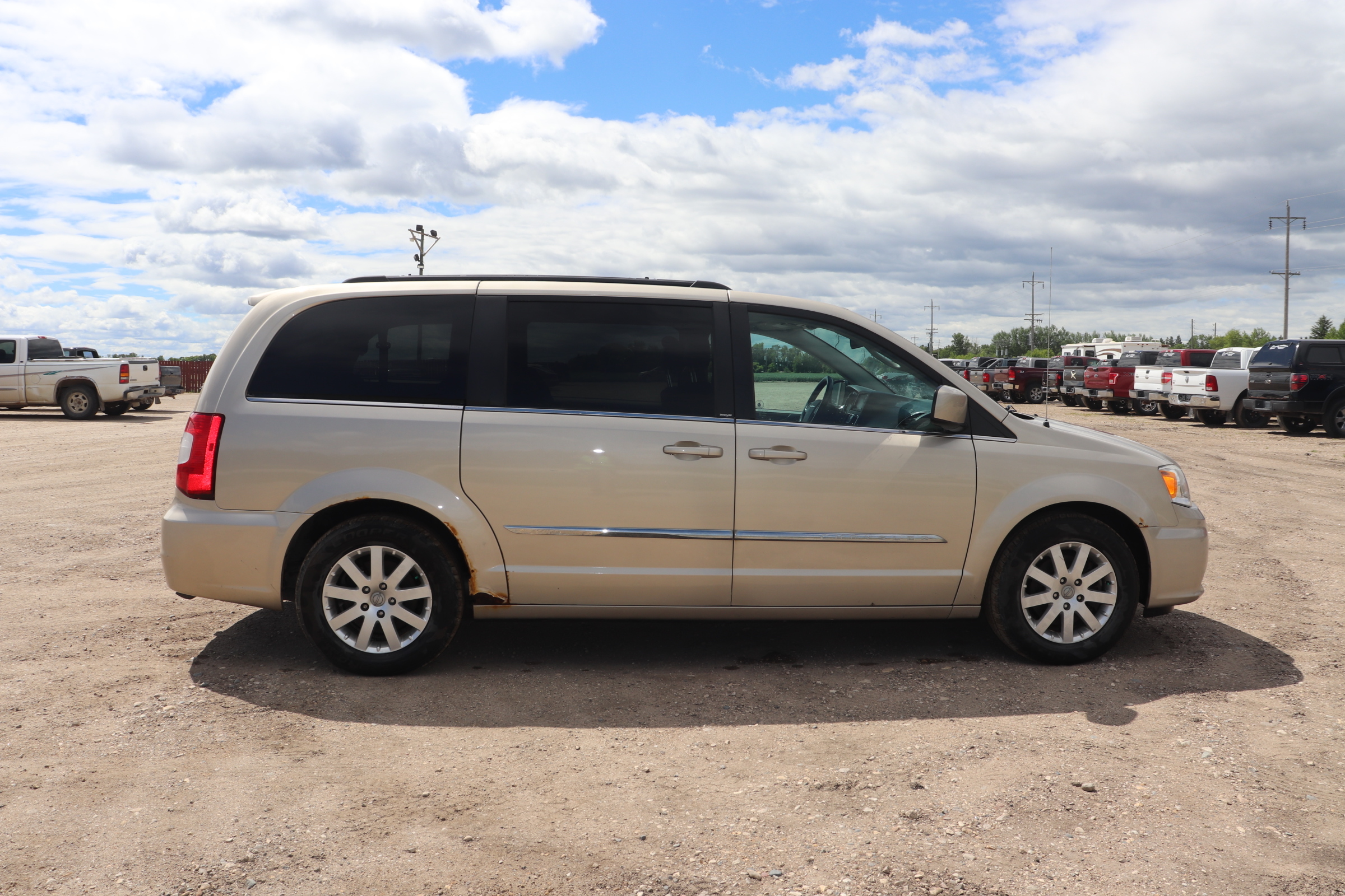 2013 Chrysler Town & Country (R)(E)(7) Touring - 5