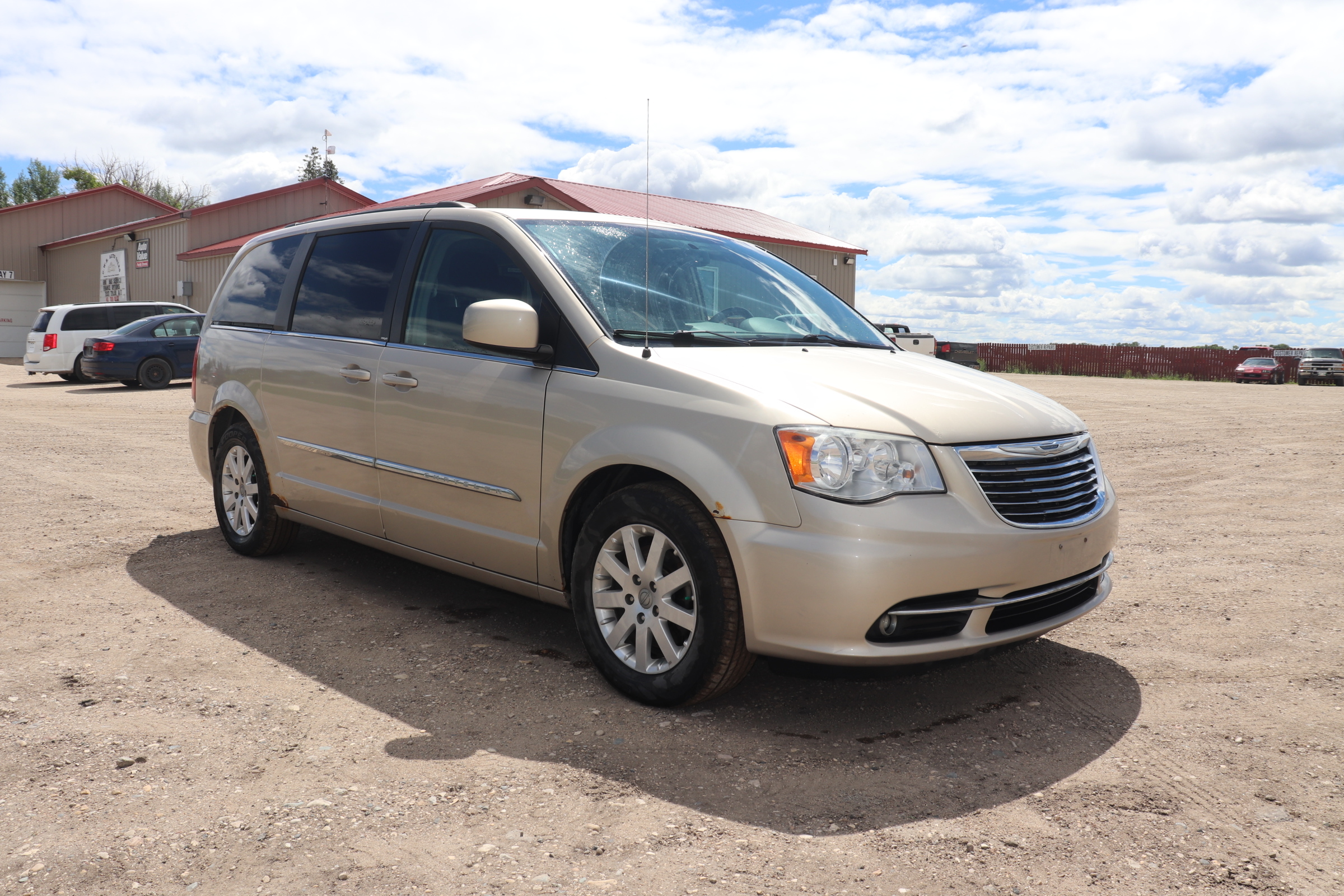 2013 Chrysler Town & Country (R)(E)(7) Touring - 2