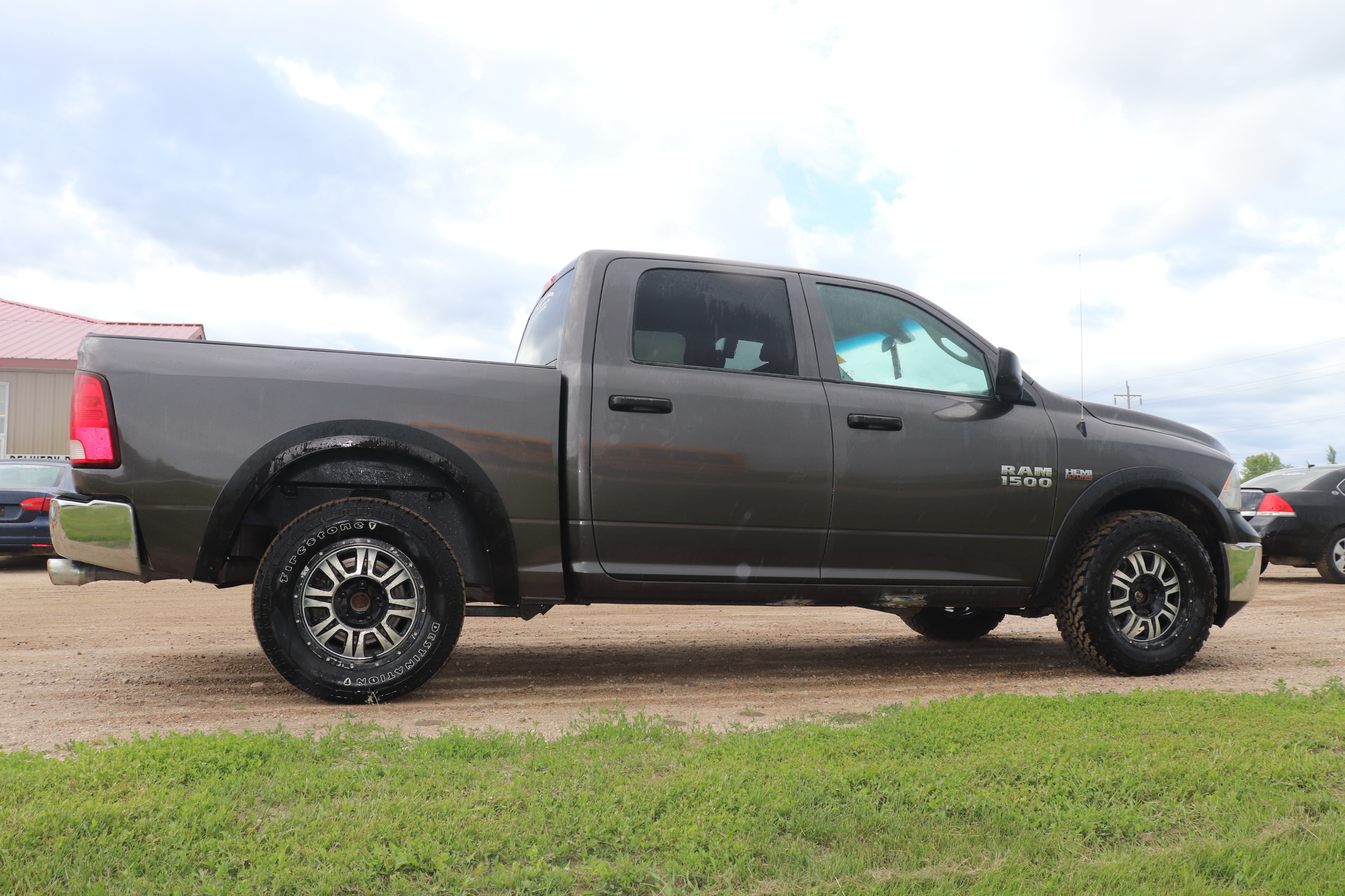 2017 RAM 1500 (G)(M)(6) Tradesman 4WD - 6