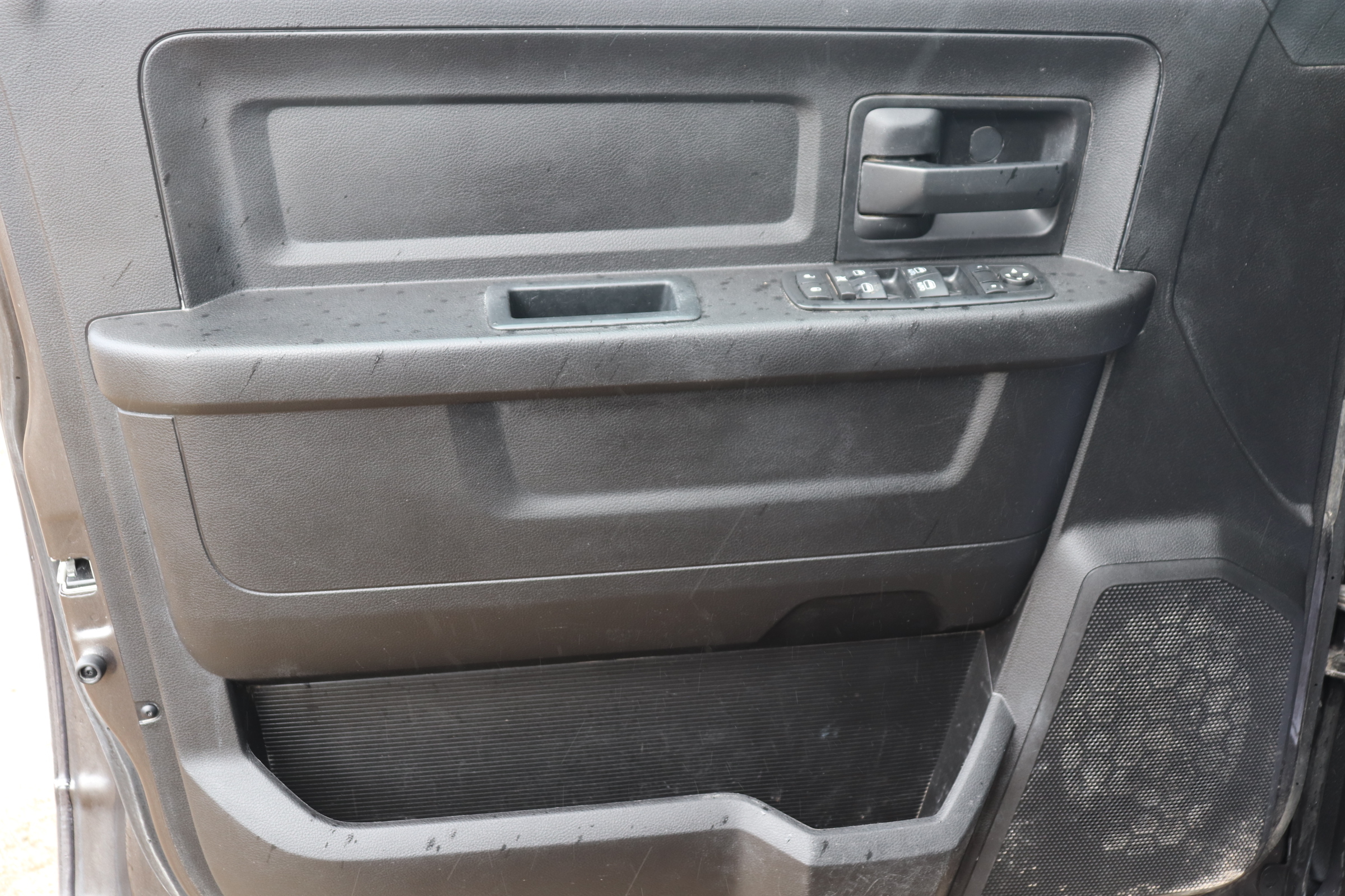 2017 RAM 1500 (G)(M)(6) Tradesman 4WD - 11